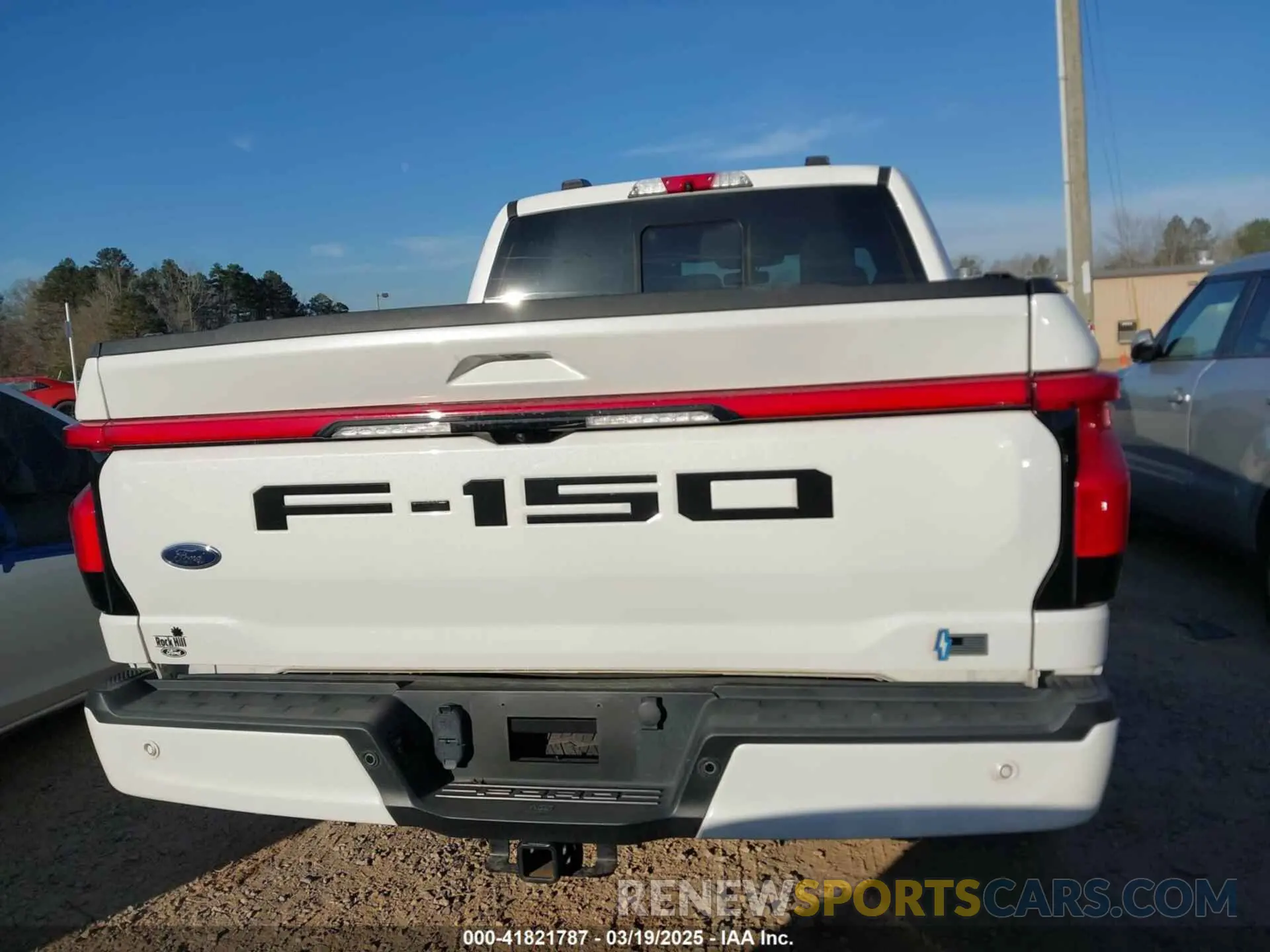 17 Photograph of a damaged car 1FTVW1EV4NWG04301 FORD F-150 LIGHTNING 2022