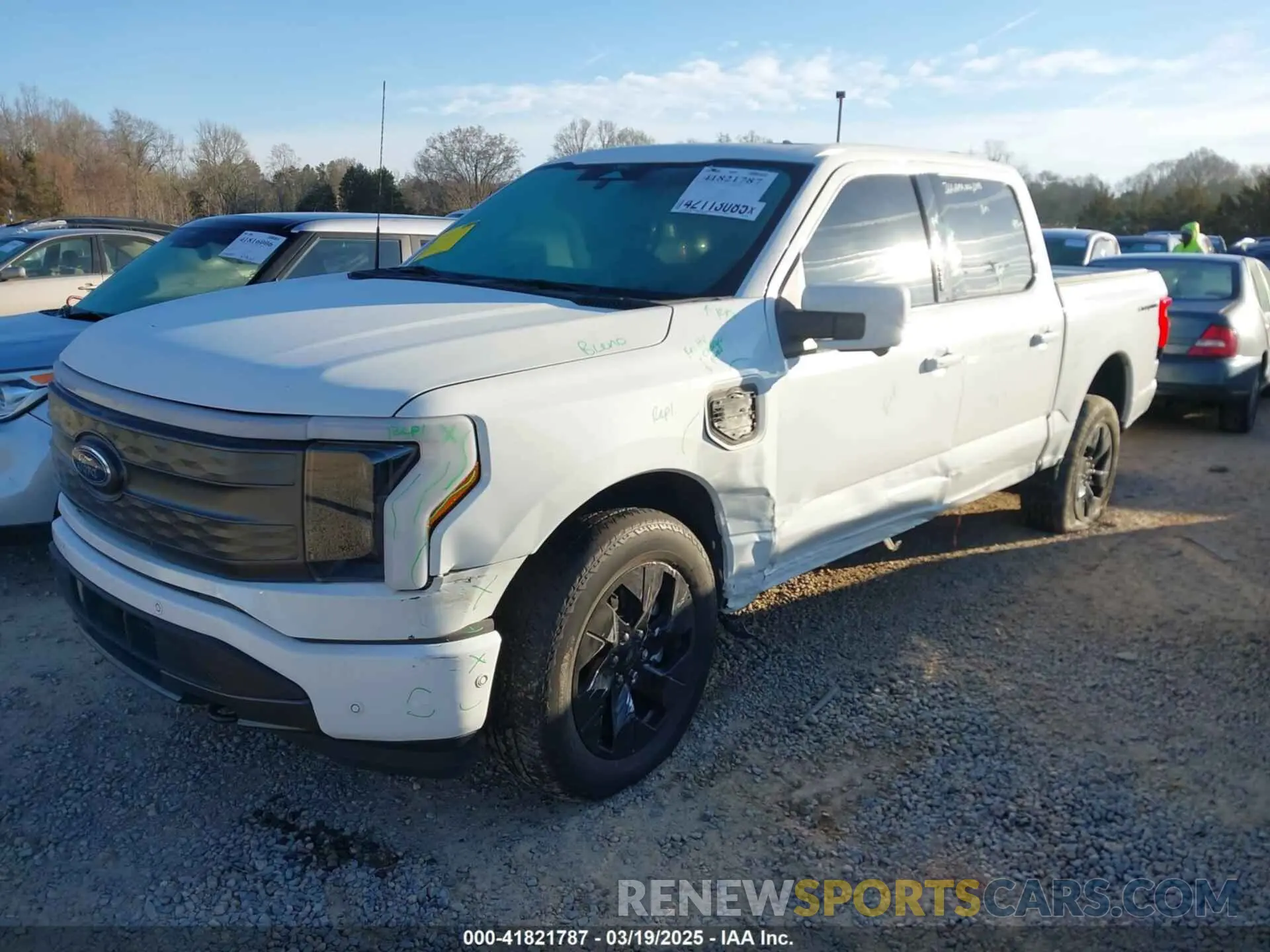 2 Photograph of a damaged car 1FTVW1EV4NWG04301 FORD F-150 LIGHTNING 2022