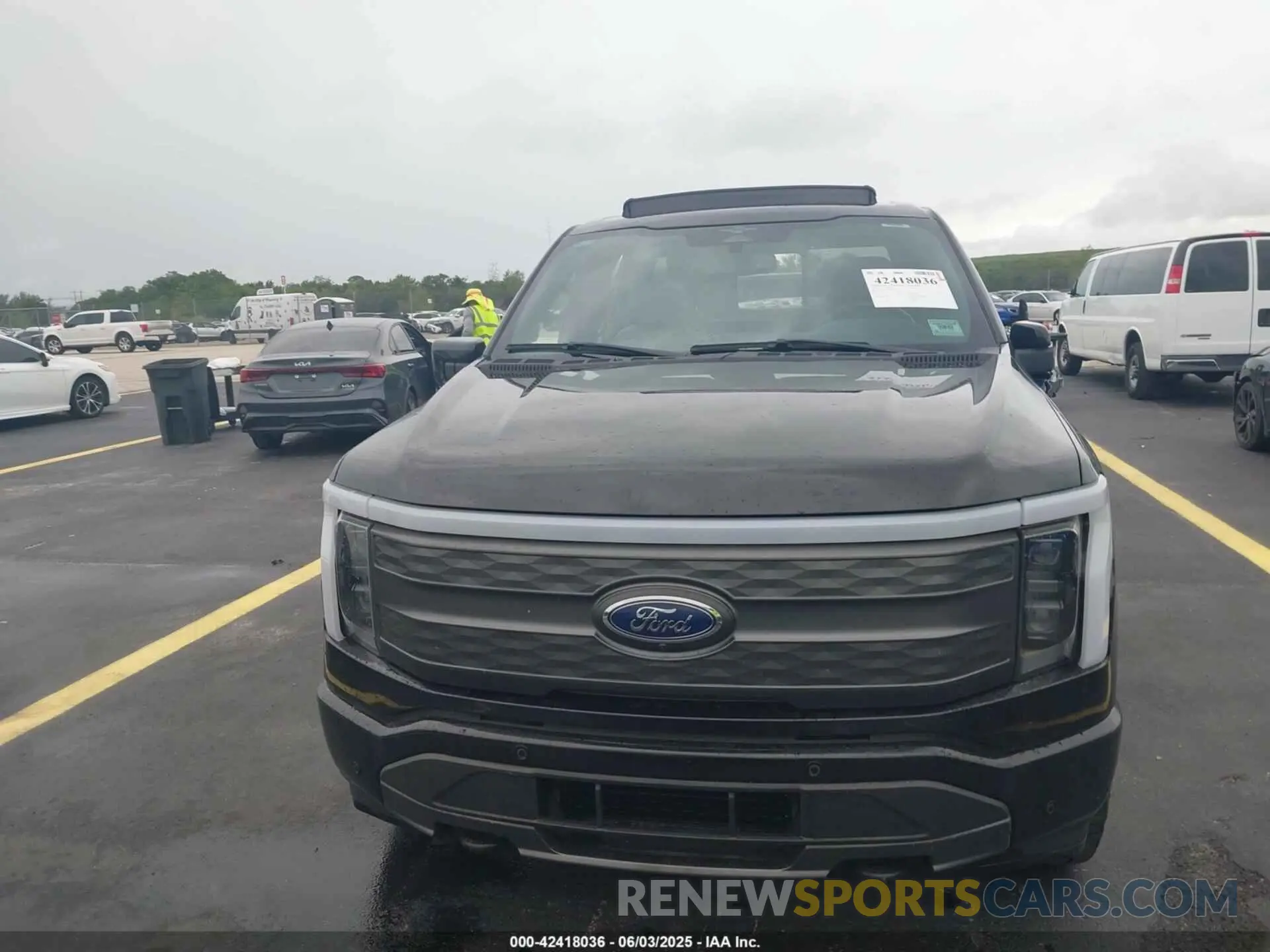 6 Photograph of a damaged car 1FT6W1EV3PWG08587 FORD F-150 LIGHTNING 2023