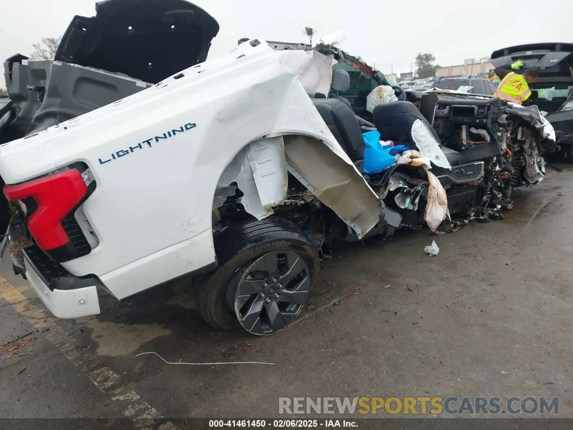 4 Photograph of a damaged car 1FT6W1EV8PWG05765 FORD F-150 LIGHTNING 2023