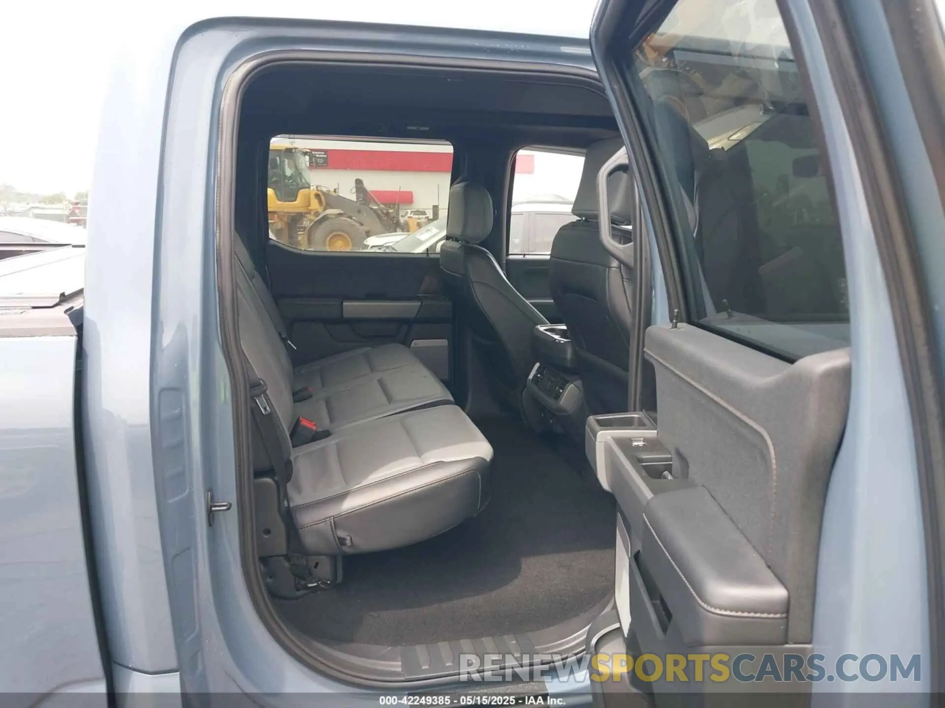 8 Photograph of a damaged car 1FT6W1EVXPWG53591 FORD F-150 LIGHTNING 2023