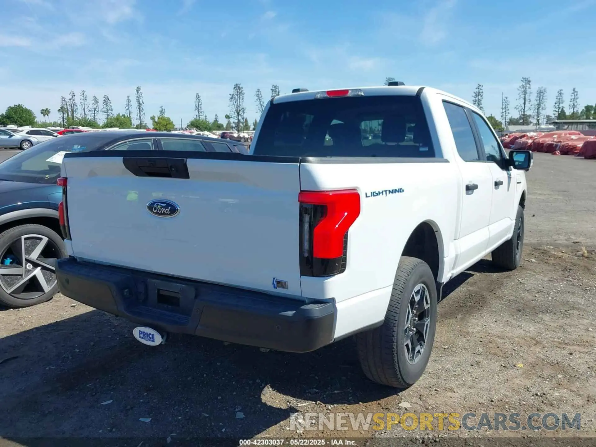 4 Photograph of a damaged car 1FTVW1EL0PWG13871 FORD F-150 LIGHTNING 2023