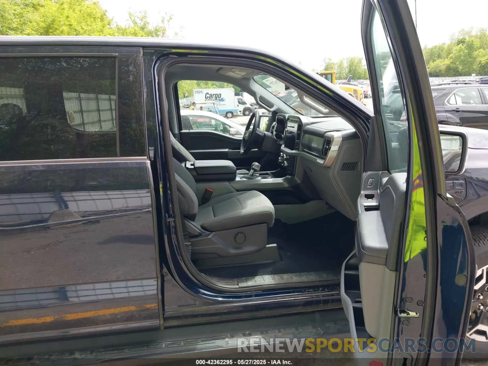 5 Photograph of a damaged car 1FTVW1EL6PWG30061 FORD F-150 LIGHTNING 2023