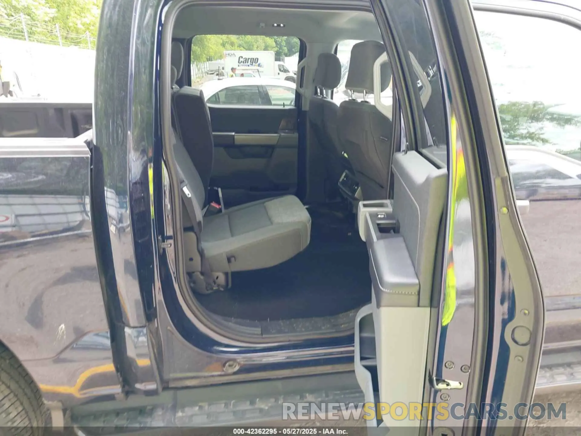 8 Photograph of a damaged car 1FTVW1EL6PWG30061 FORD F-150 LIGHTNING 2023