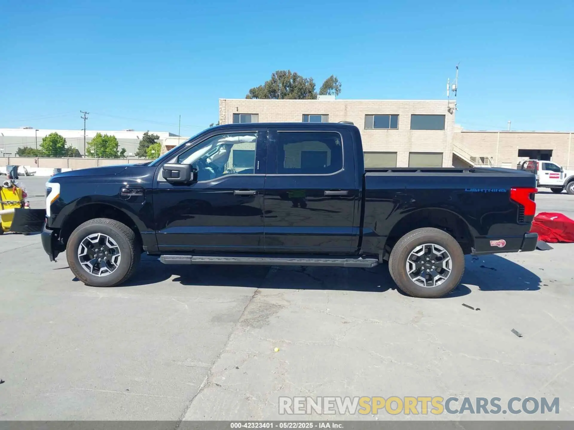 15 Photograph of a damaged car 1FTVW1EL6PWG60080 FORD F-150 LIGHTNING 2023