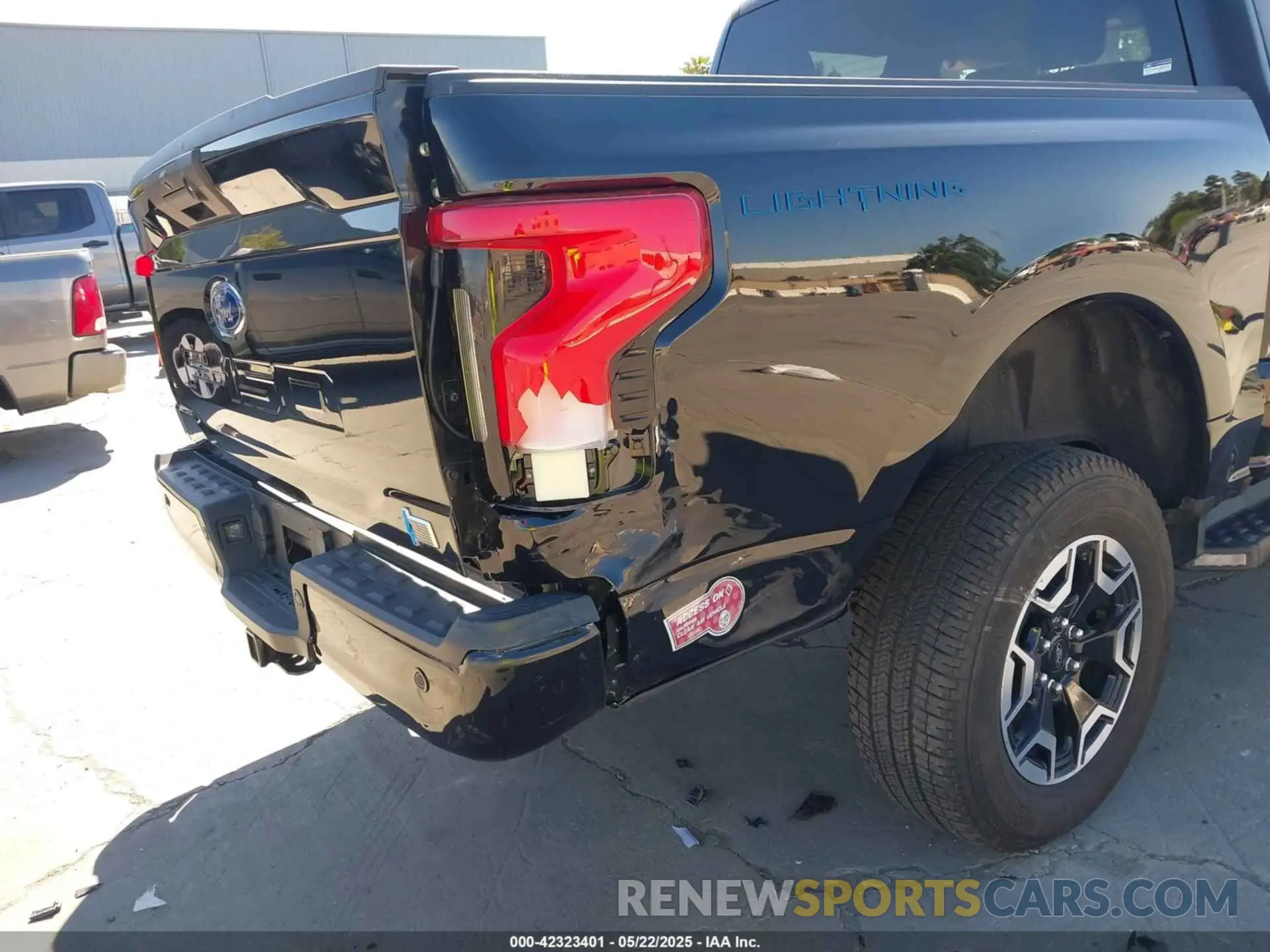 21 Photograph of a damaged car 1FTVW1EL6PWG60080 FORD F-150 LIGHTNING 2023