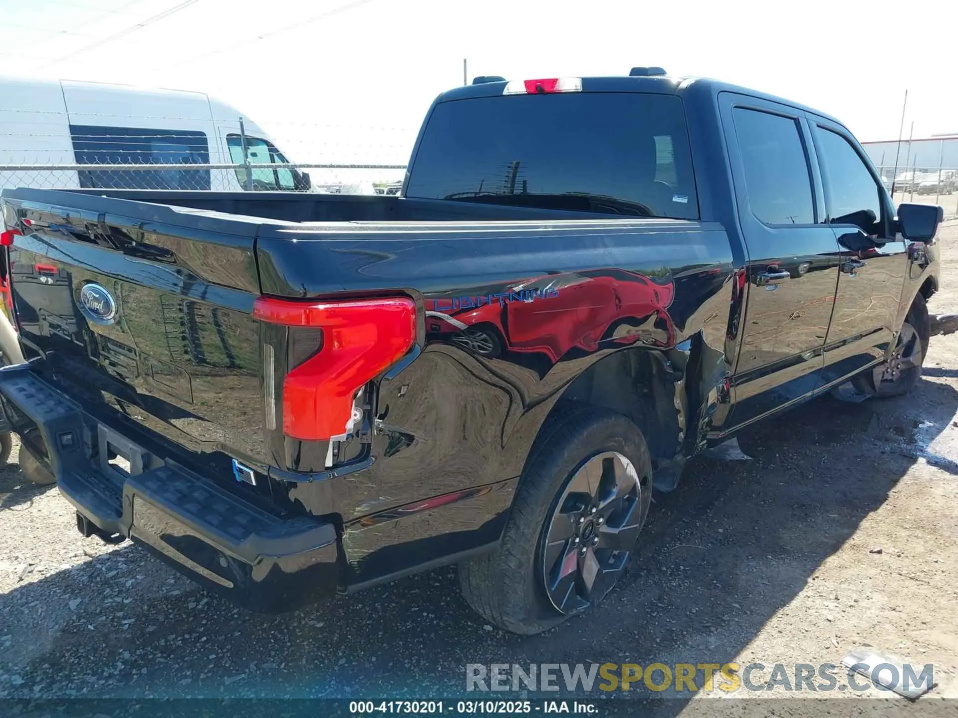 4 Photograph of a damaged car 1FTVW1EV0PWG52297 FORD F-150 LIGHTNING 2023