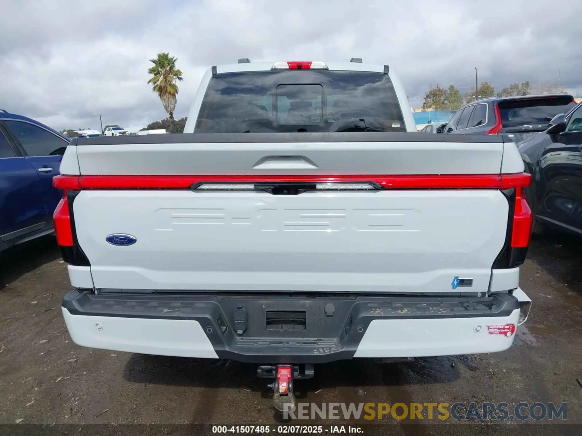 17 Photograph of a damaged car 1FTVW1EV3PWG60491 FORD F-150 LIGHTNING 2023