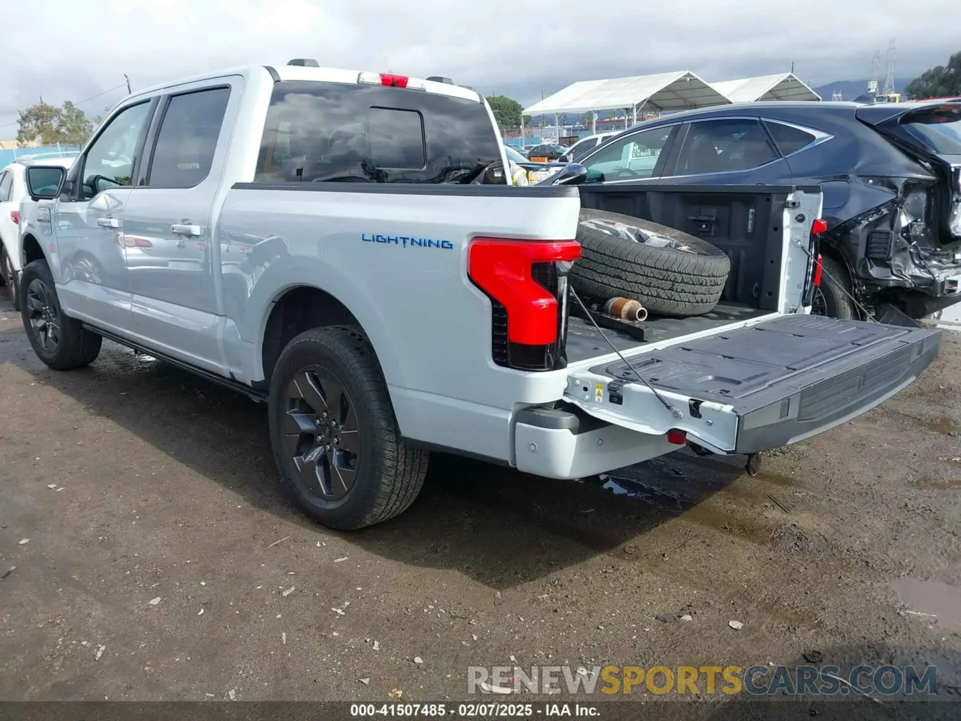 3 Photograph of a damaged car 1FTVW1EV3PWG60491 FORD F-150 LIGHTNING 2023