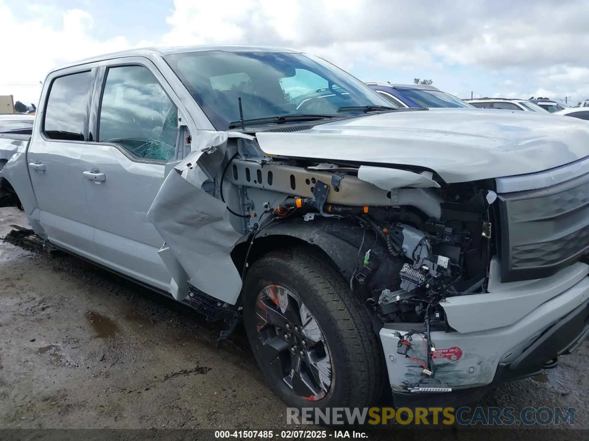 6 Photograph of a damaged car 1FTVW1EV3PWG60491 FORD F-150 LIGHTNING 2023