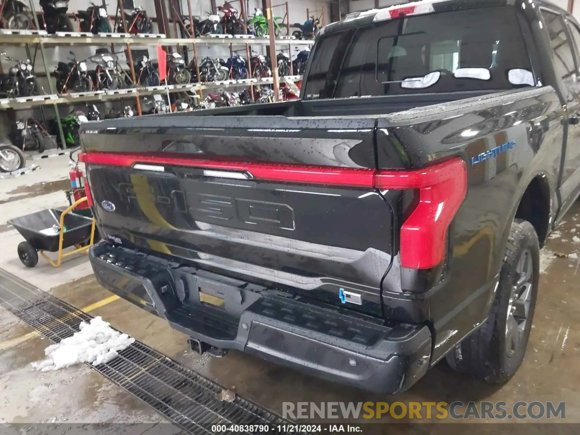 17 Photograph of a damaged car 1FTVW1EV5PWG59228 FORD F-150 LIGHTNING 2023