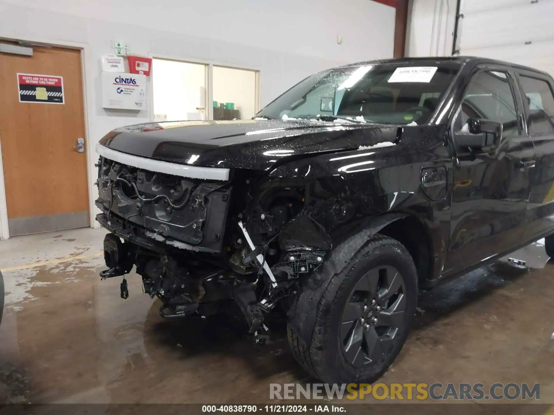 6 Photograph of a damaged car 1FTVW1EV5PWG59228 FORD F-150 LIGHTNING 2023