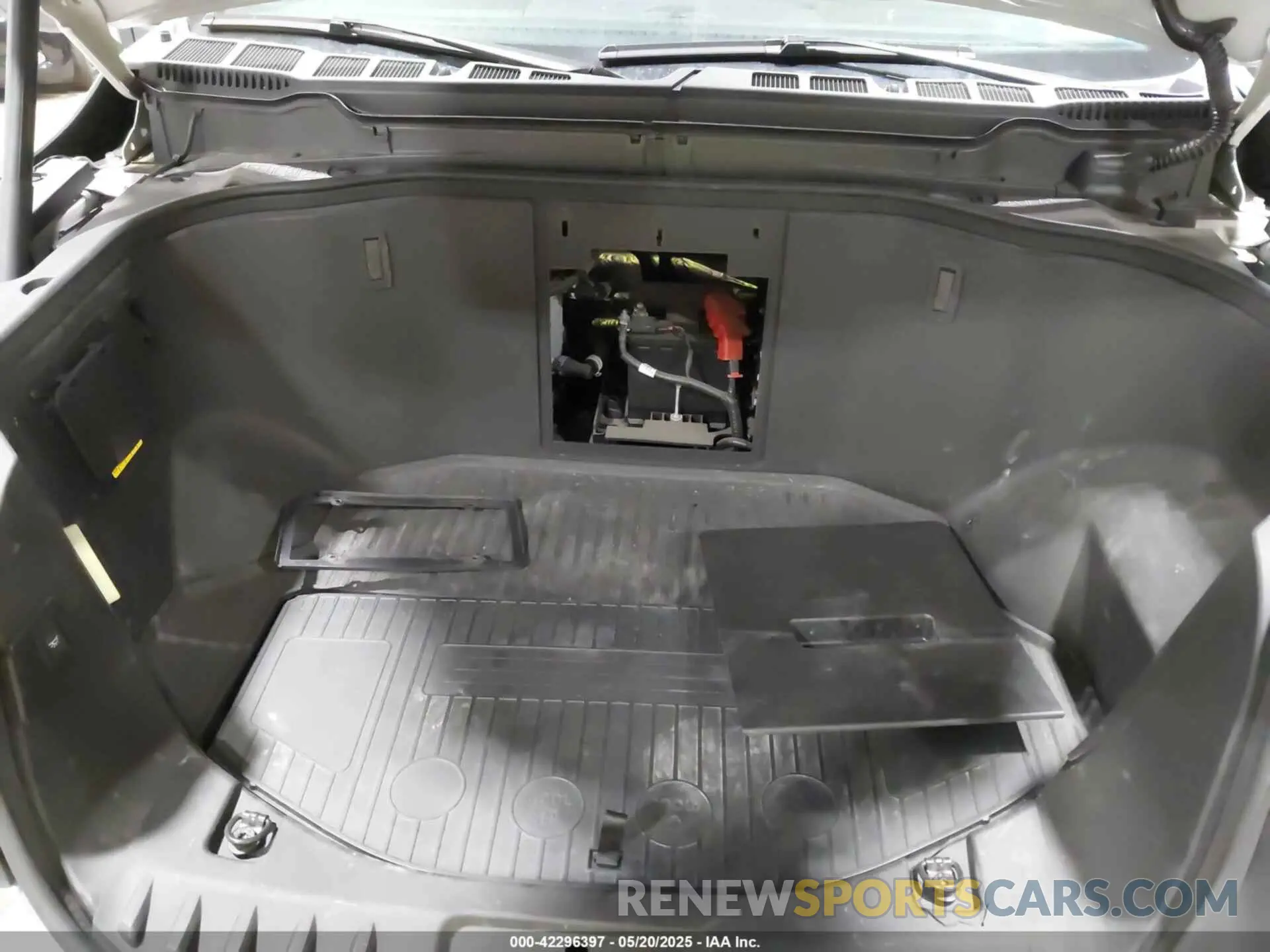 10 Photograph of a damaged car 1FT6W5L72RWG24374 FORD F-150 LIGHTNING 2024