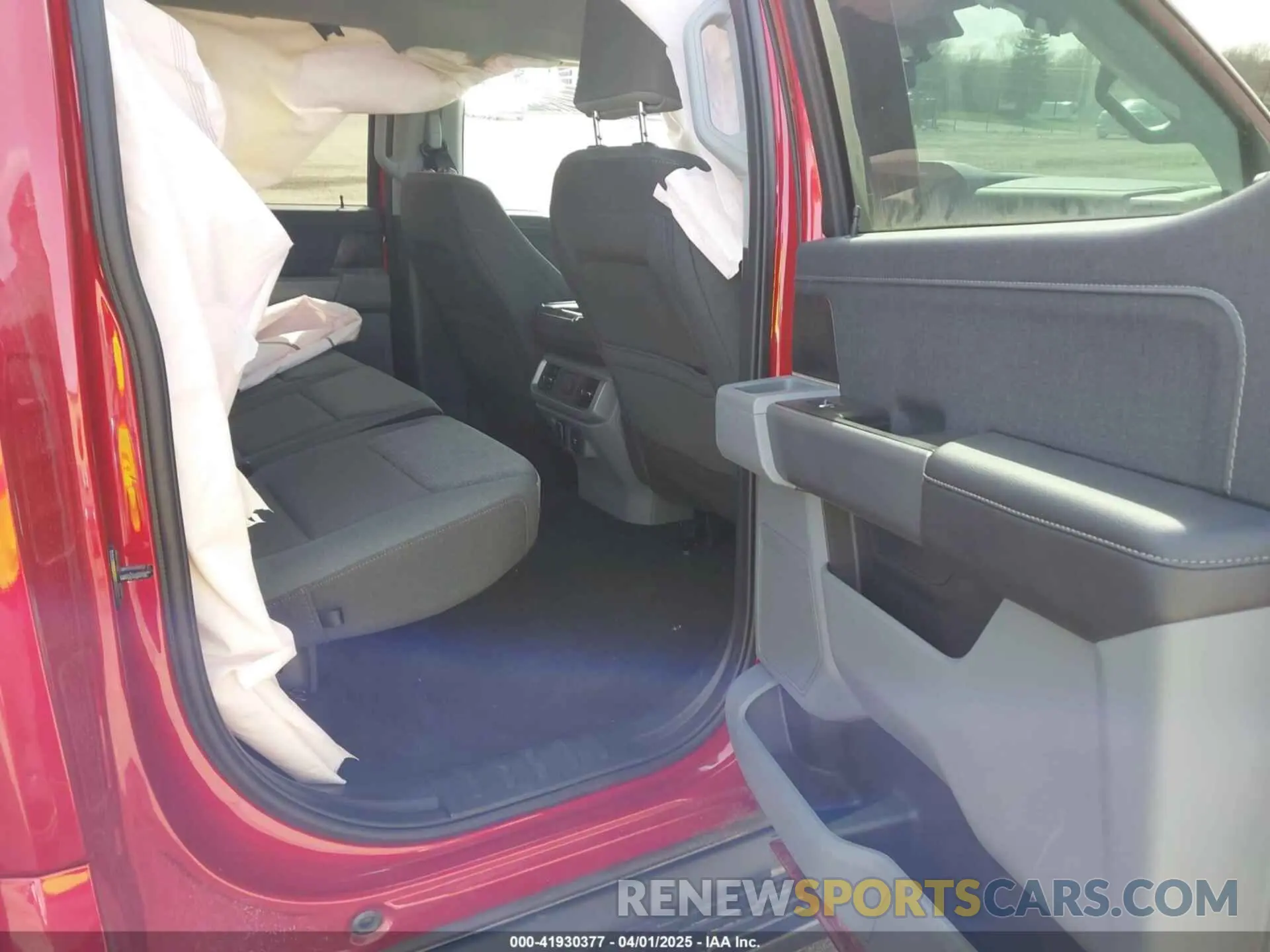8 Photograph of a damaged car 1FTVW3LK1RWG06162 FORD F-150 LIGHTNING 2024