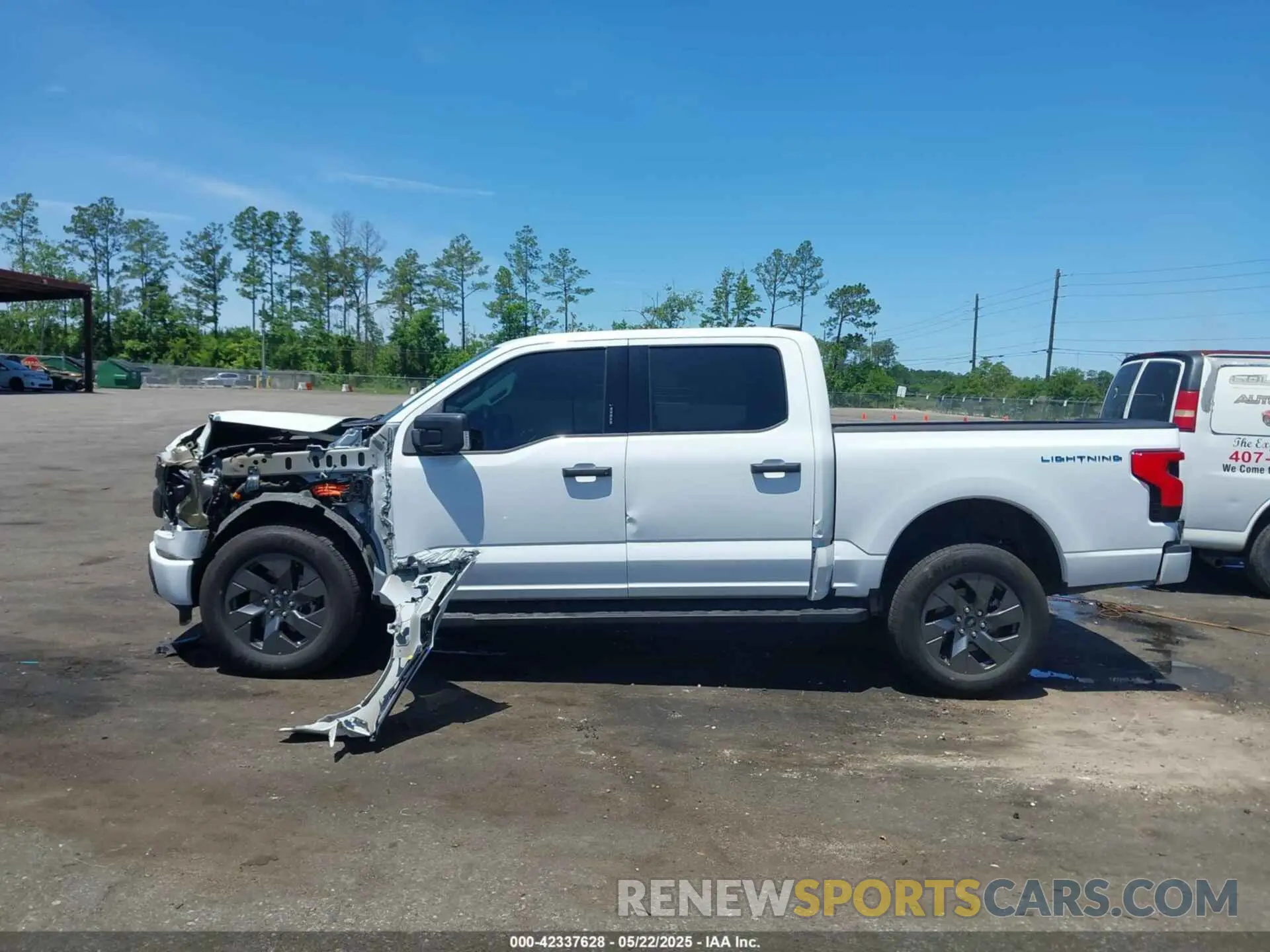 14 Photograph of a damaged car 1FTVW3LK6RWG26665 FORD F-150 LIGHTNING 2024