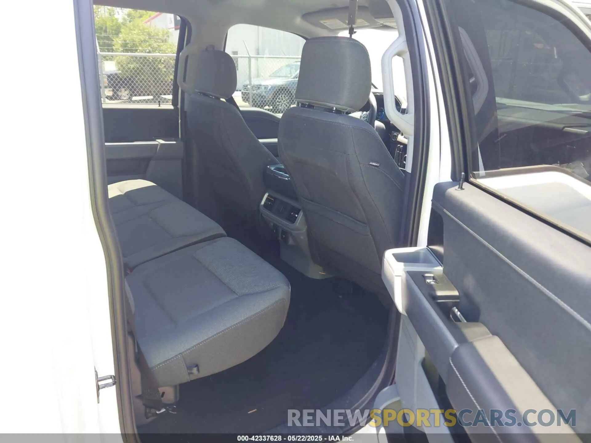 8 Photograph of a damaged car 1FTVW3LK6RWG26665 FORD F-150 LIGHTNING 2024