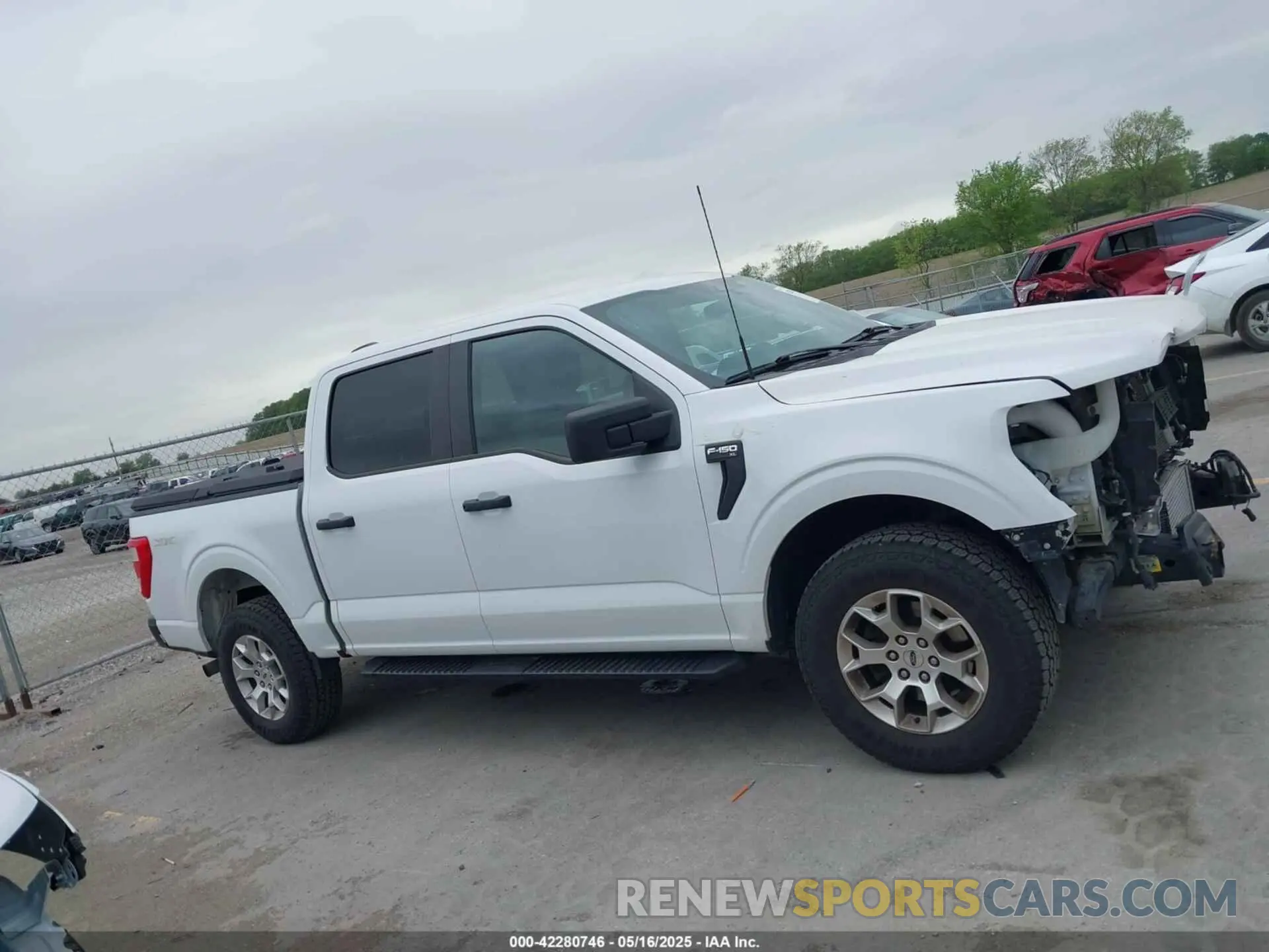 13 Photograph of a damaged car 1FTFW1P82NKE64364 FORD F-150 POLICE RESPONDER 2022