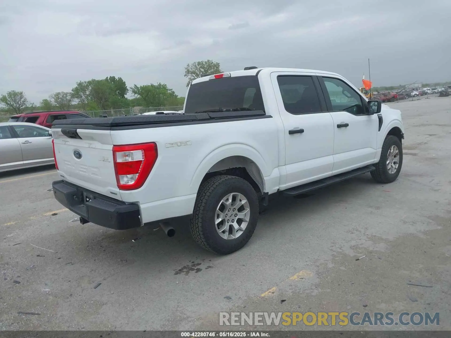 4 Photograph of a damaged car 1FTFW1P82NKE64364 FORD F-150 POLICE RESPONDER 2022