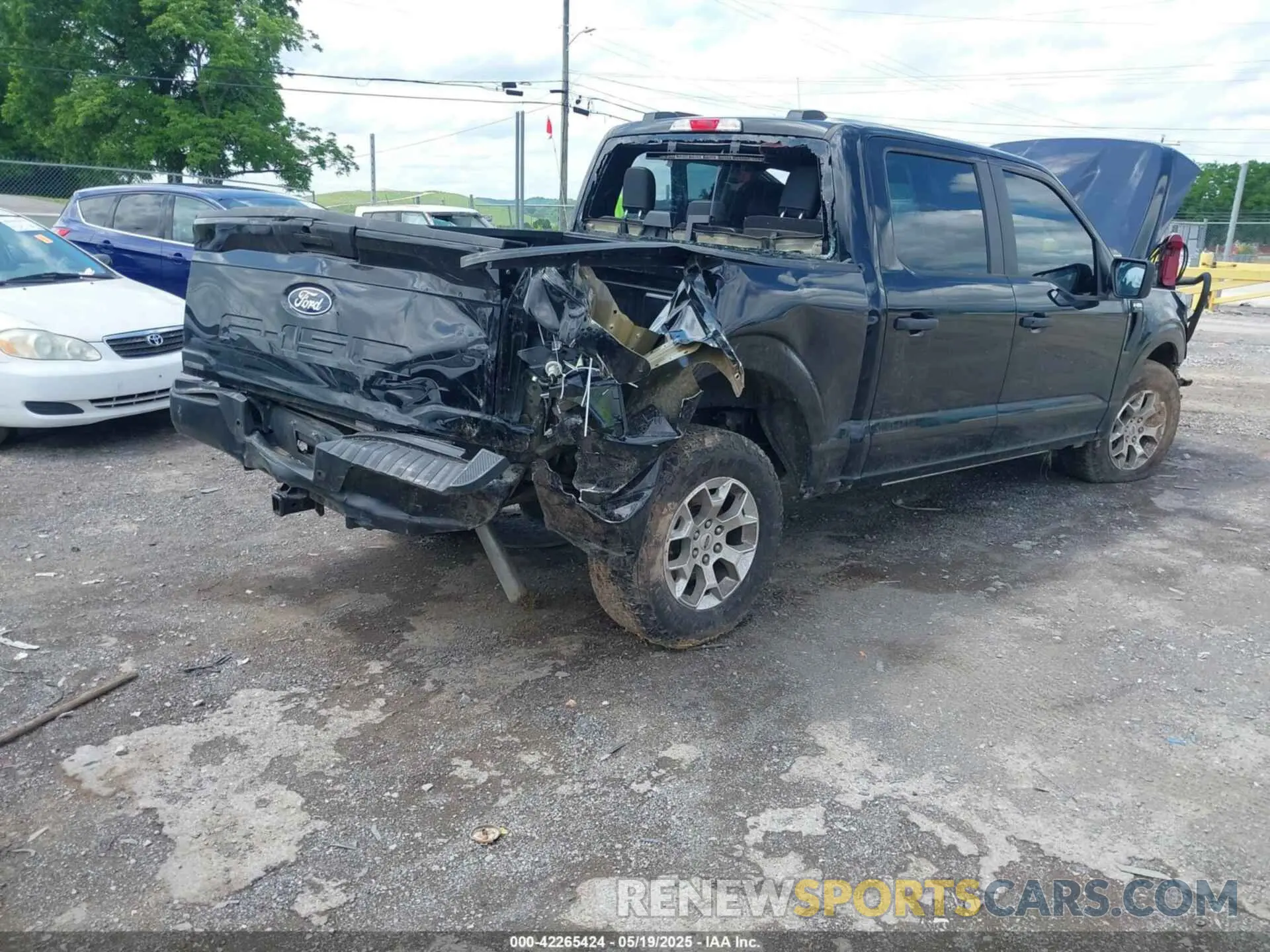 4 Photograph of a damaged car 1FTFW1P8XRKE03981 FORD F-150 POLICE RESPONDER 2024