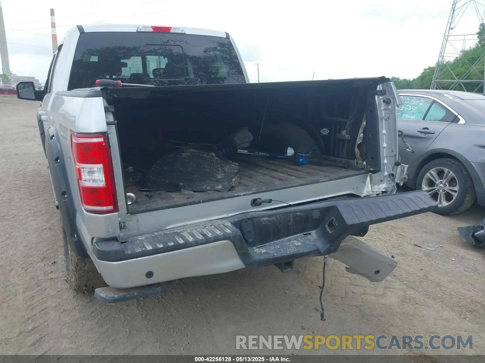 6 Photograph of a damaged car 1FCEW1EP3KFA58961 FORD F-150 SERIES 2019