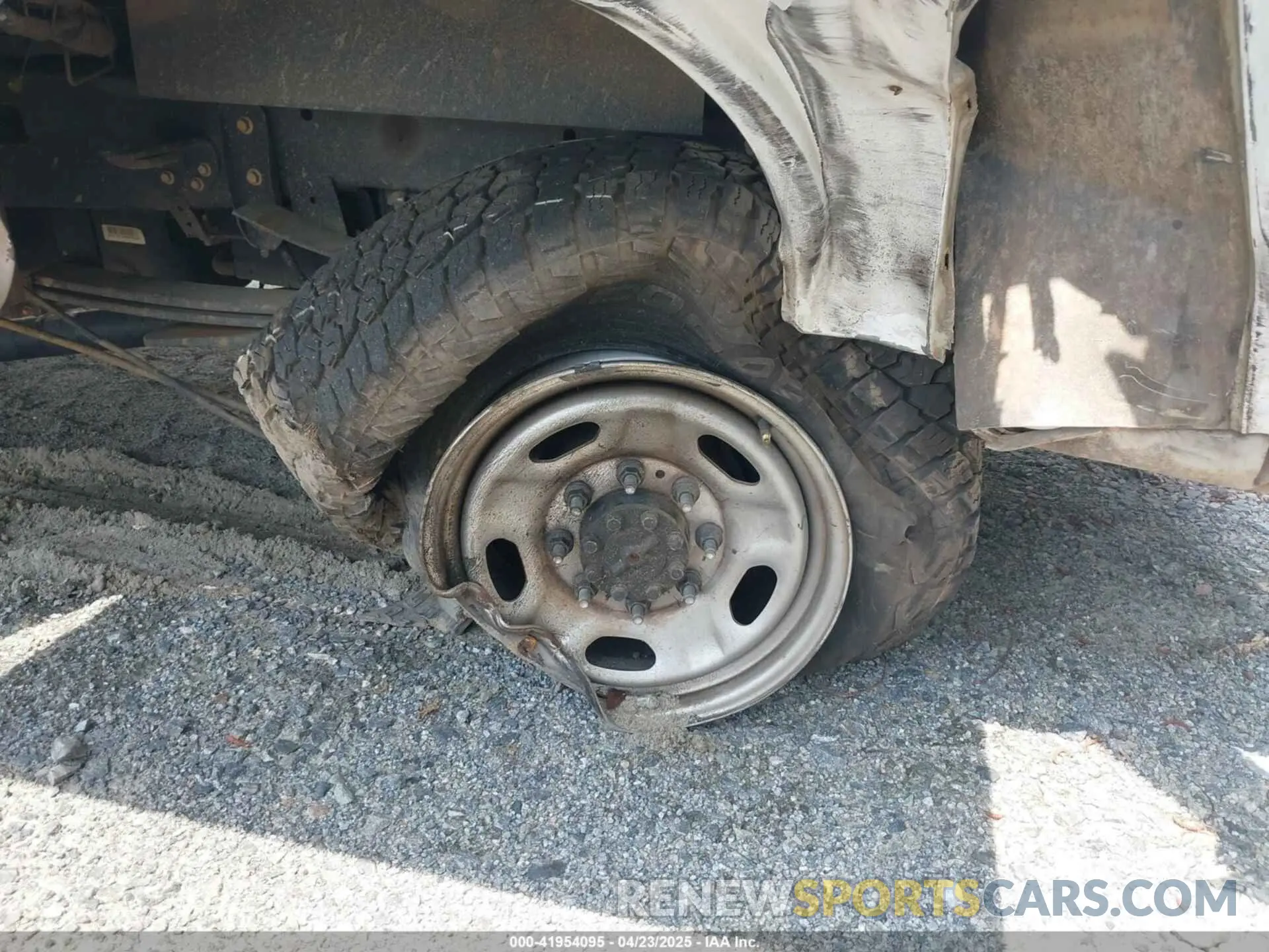 17 Photograph of a damaged car 1FD7W2B6XKEF85326 FORD F-250 2019