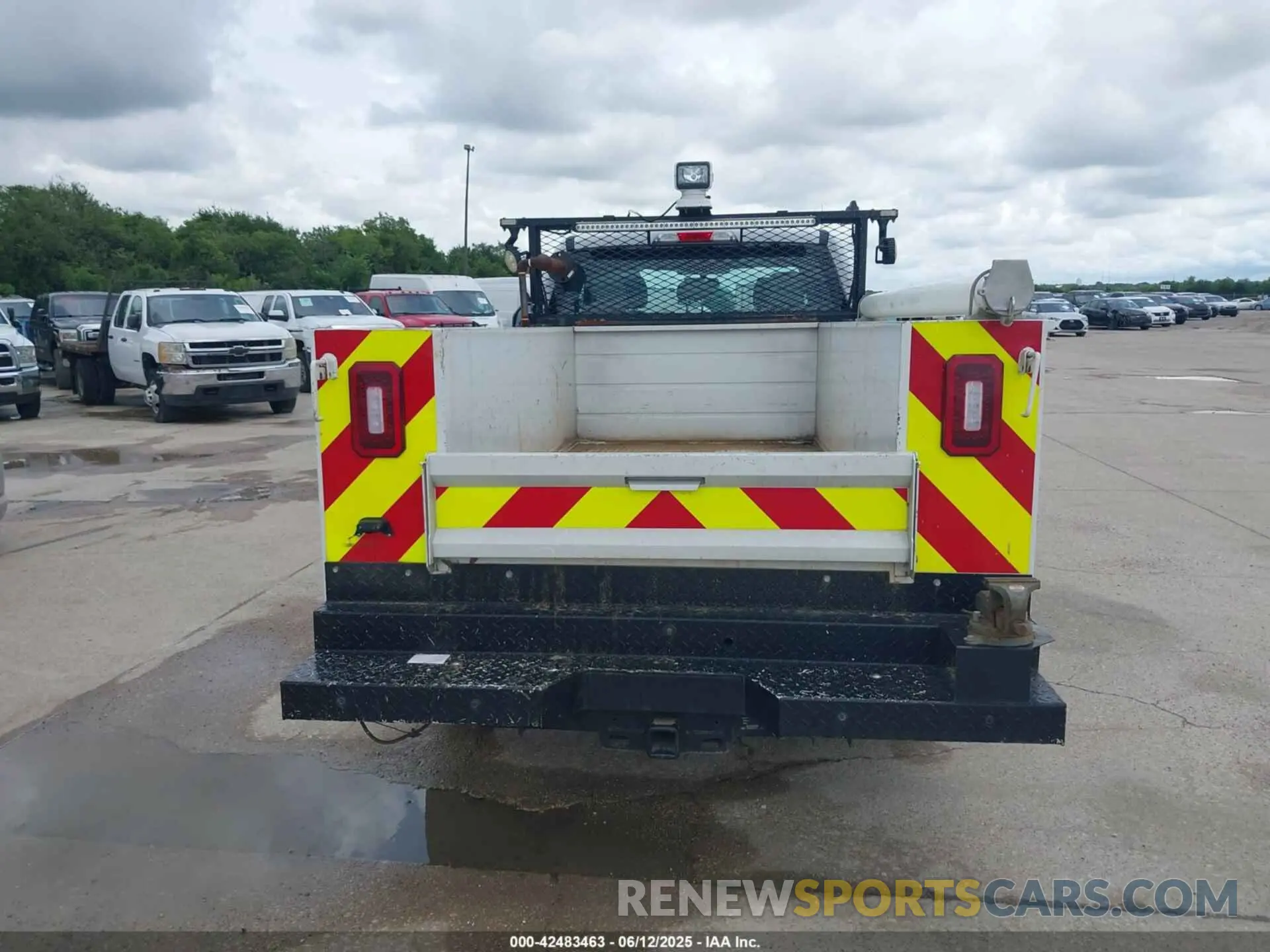 16 Photograph of a damaged car 1FD7X2A68KEE68410 FORD F-250 2019