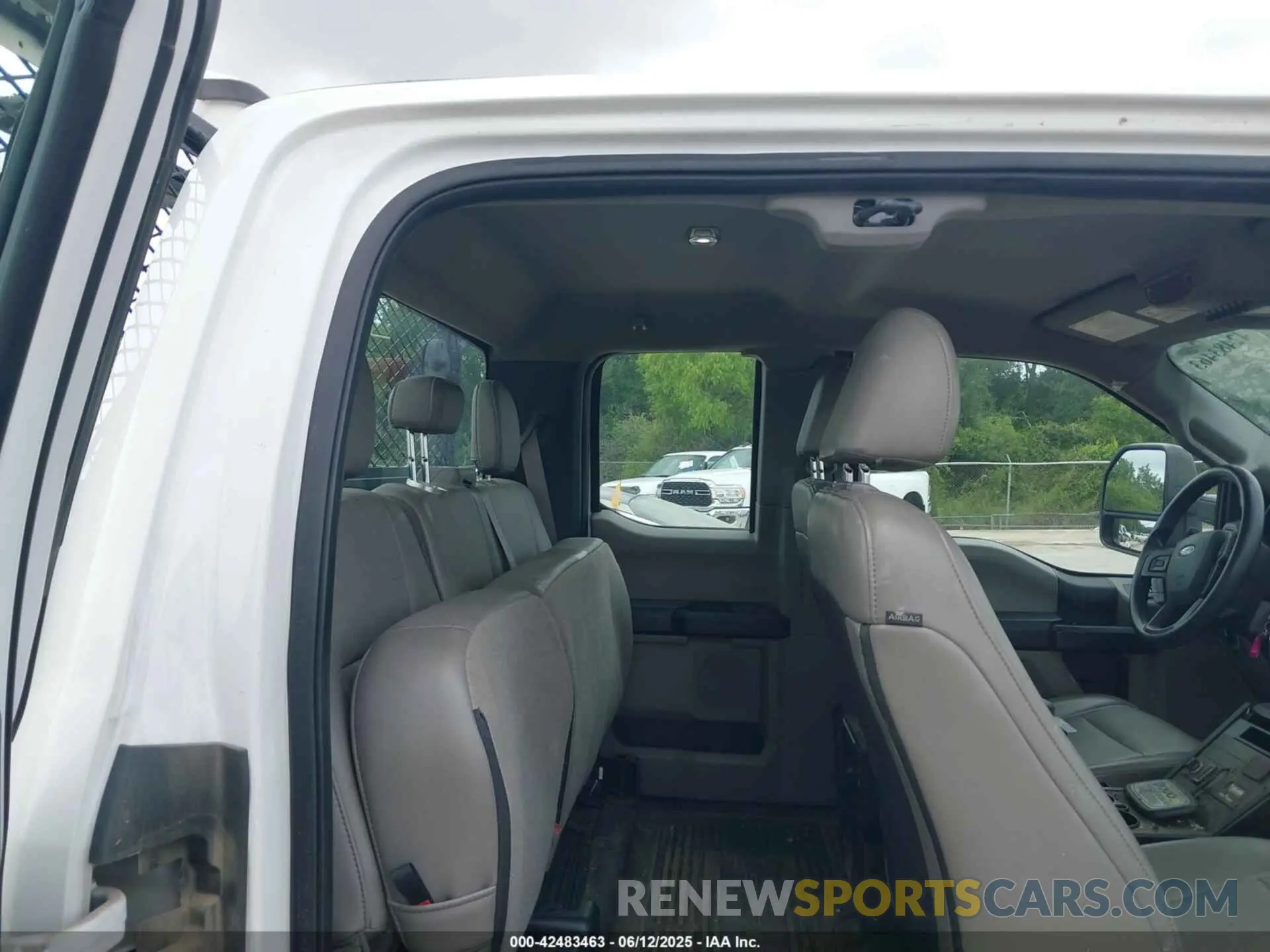 8 Photograph of a damaged car 1FD7X2A68KEE68410 FORD F-250 2019