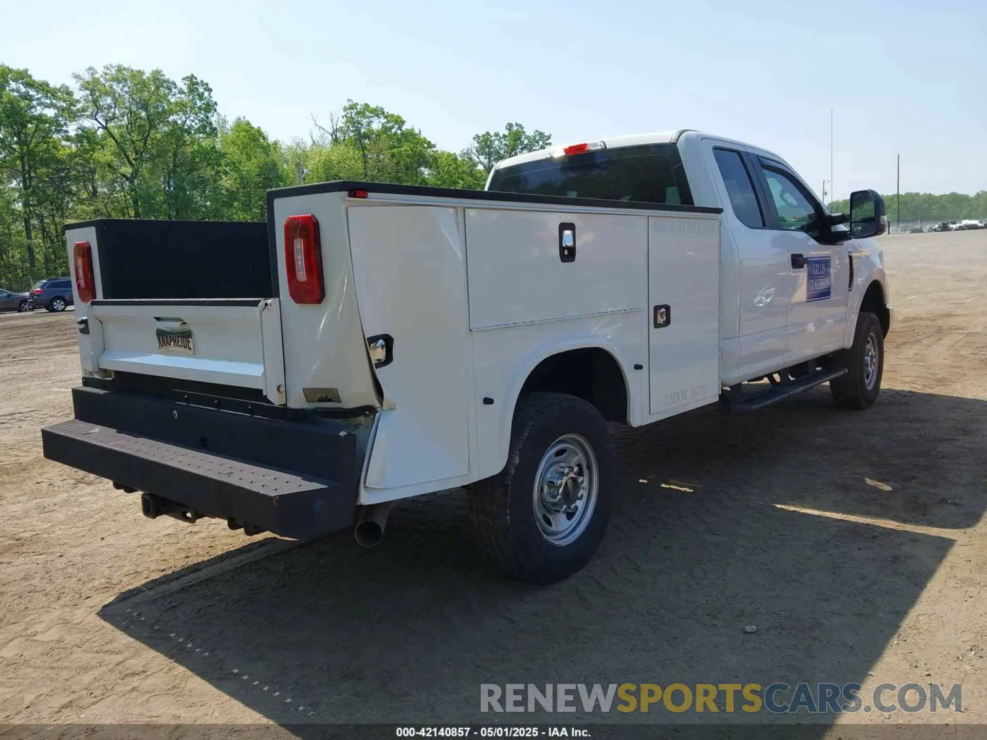 4 Photograph of a damaged car 1FD7X2B69KEE75526 FORD F-250 2019