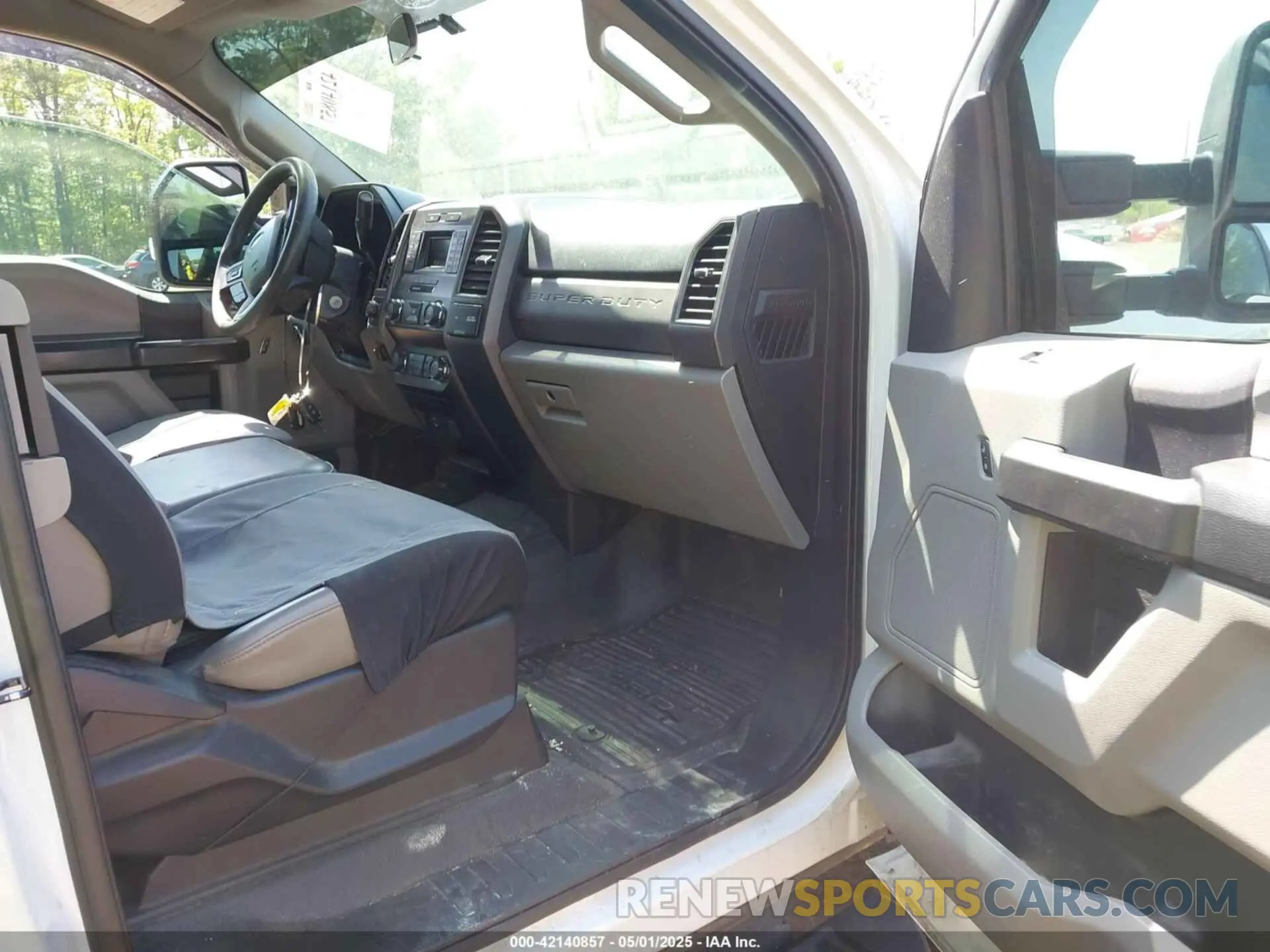 5 Photograph of a damaged car 1FD7X2B69KEE75526 FORD F-250 2019