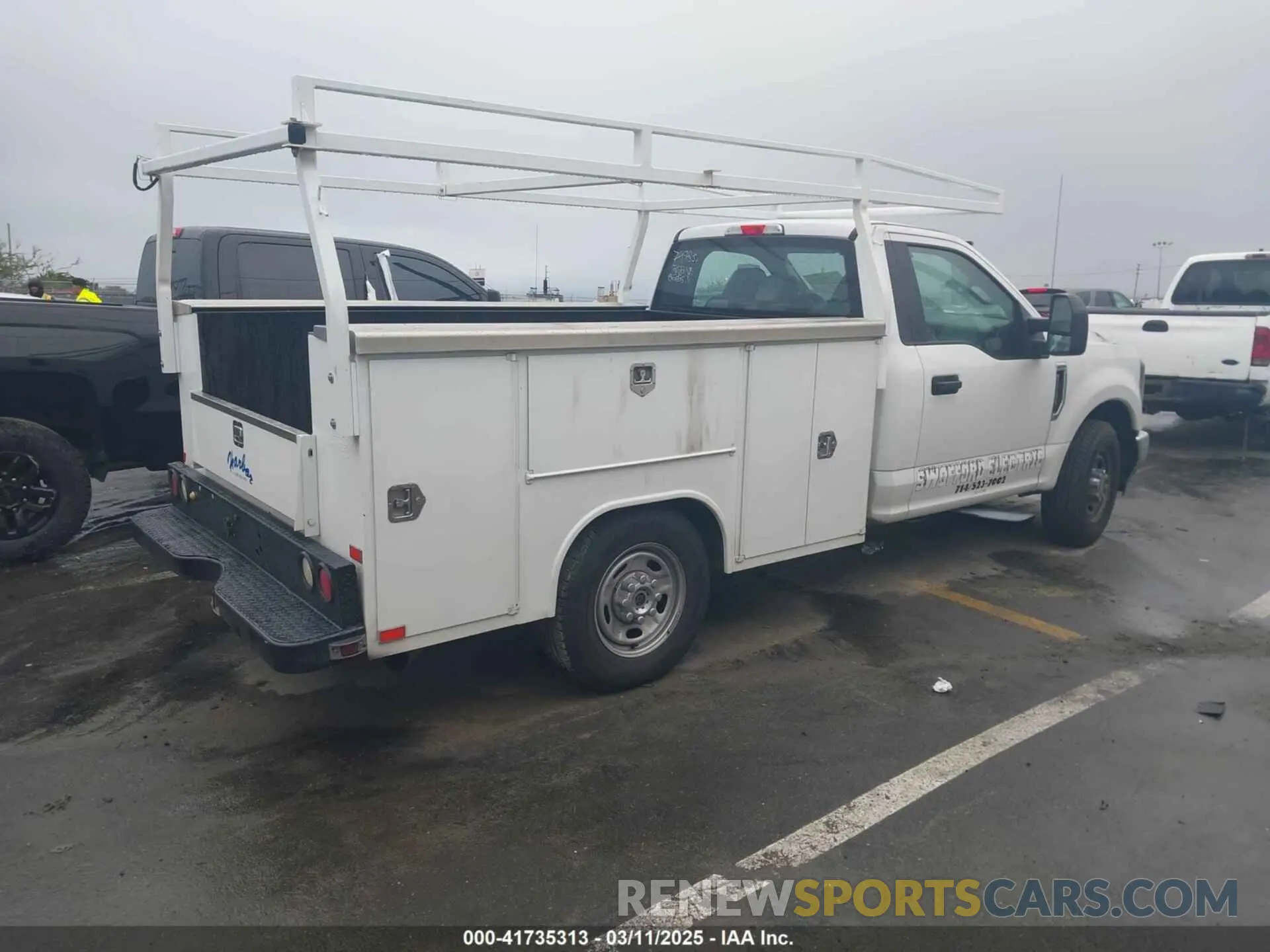 4 Photograph of a damaged car 1FDBF2A60KEC36428 FORD F-250 2019