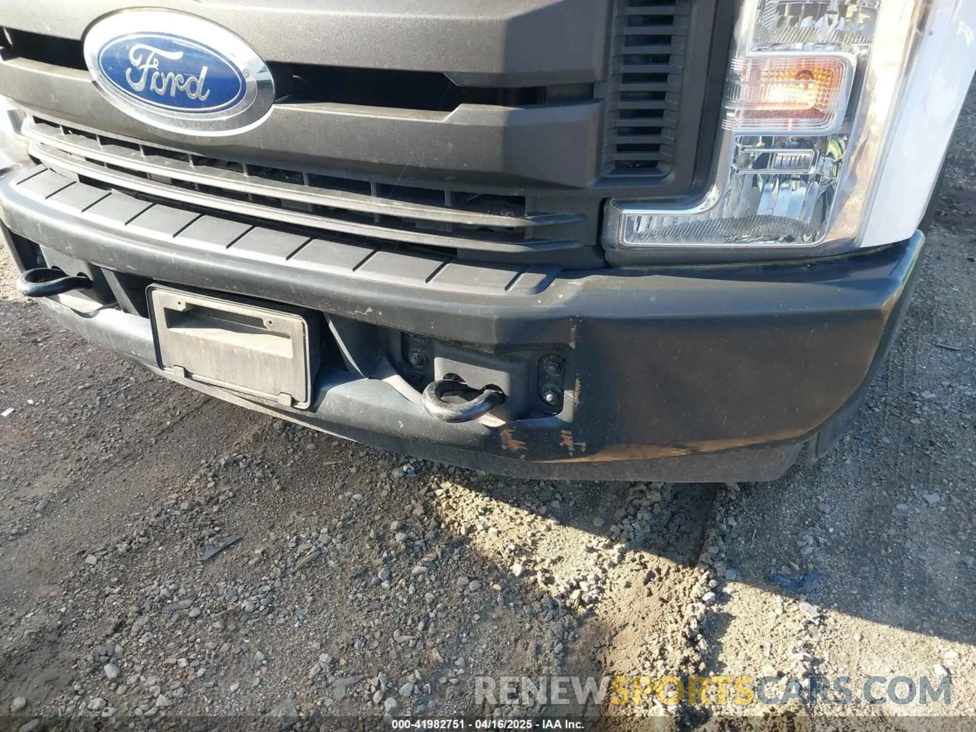 6 Photograph of a damaged car 1FDBF2A69KED43087 FORD F-250 2019