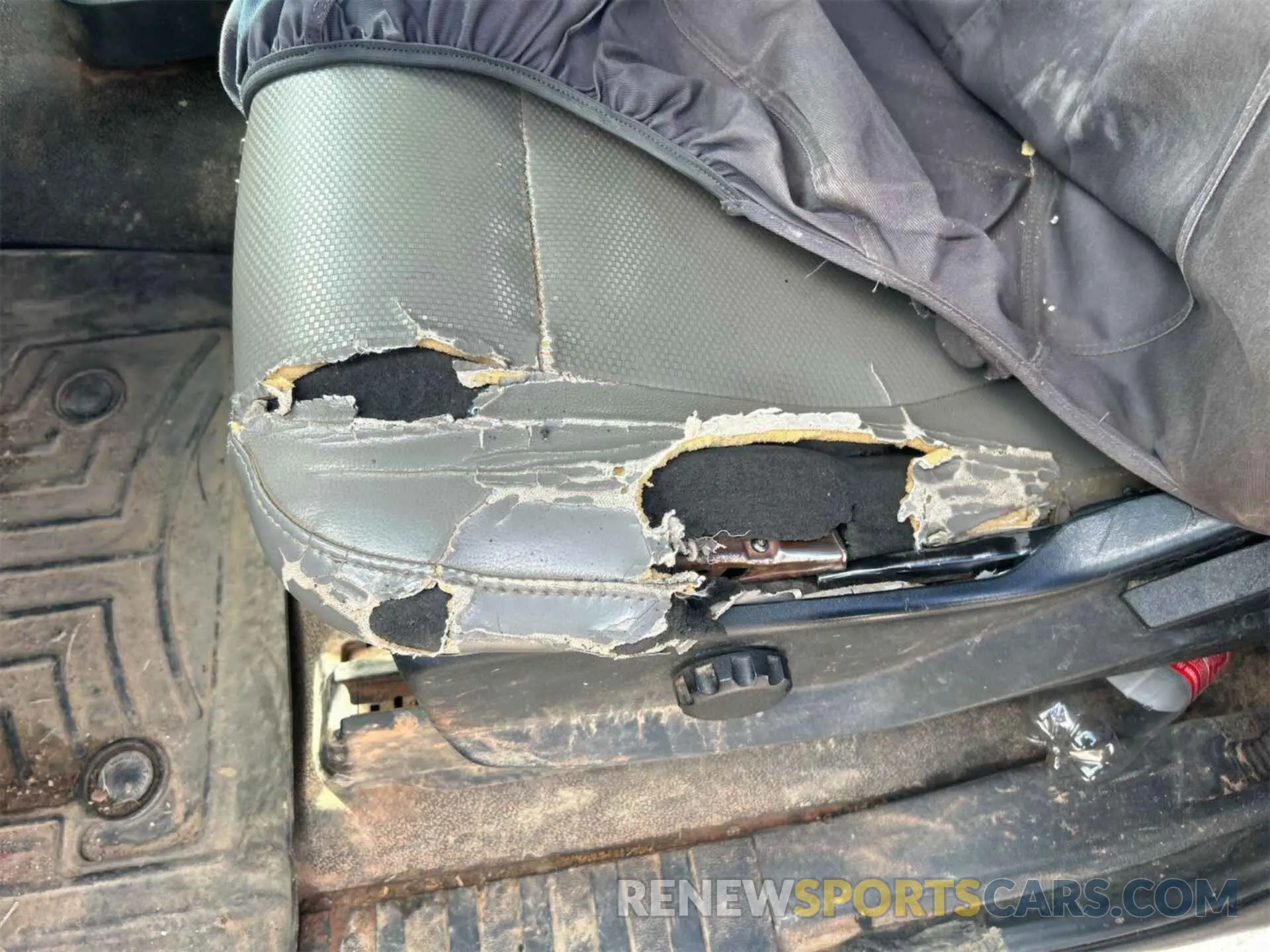17 Photograph of a damaged car 1FDBF2B61KEF90179 FORD F-250 2019