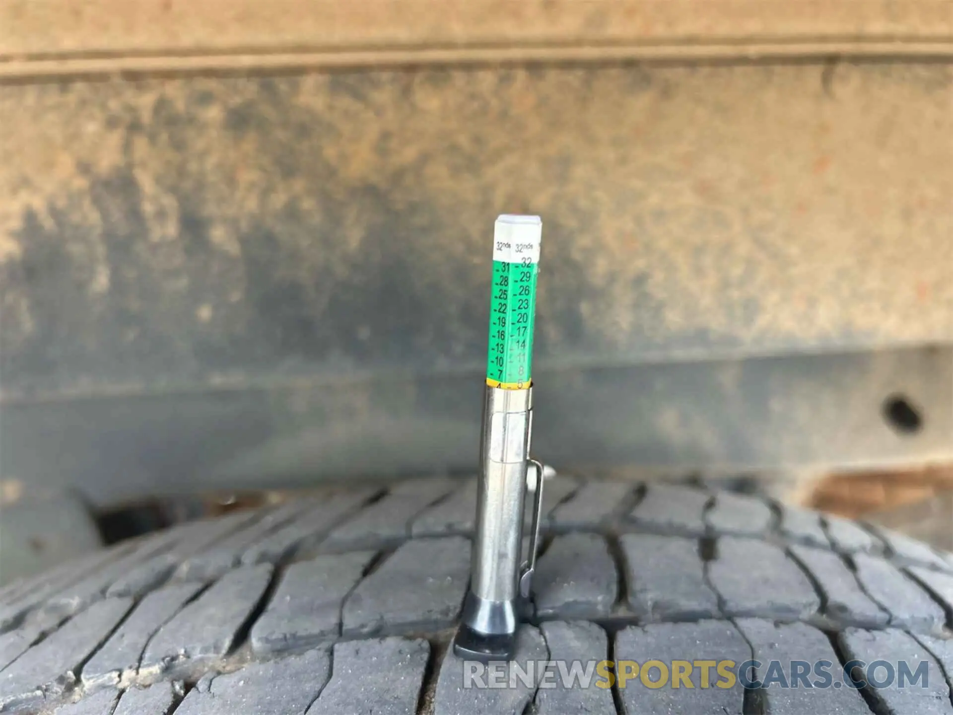 18 Photograph of a damaged car 1FDBF2B61KEF90179 FORD F-250 2019