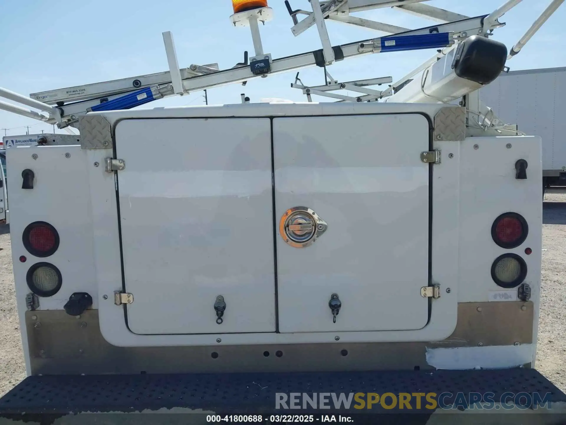 16 Photograph of a damaged car 1FDBF2B69KED38034 FORD F-250 2019