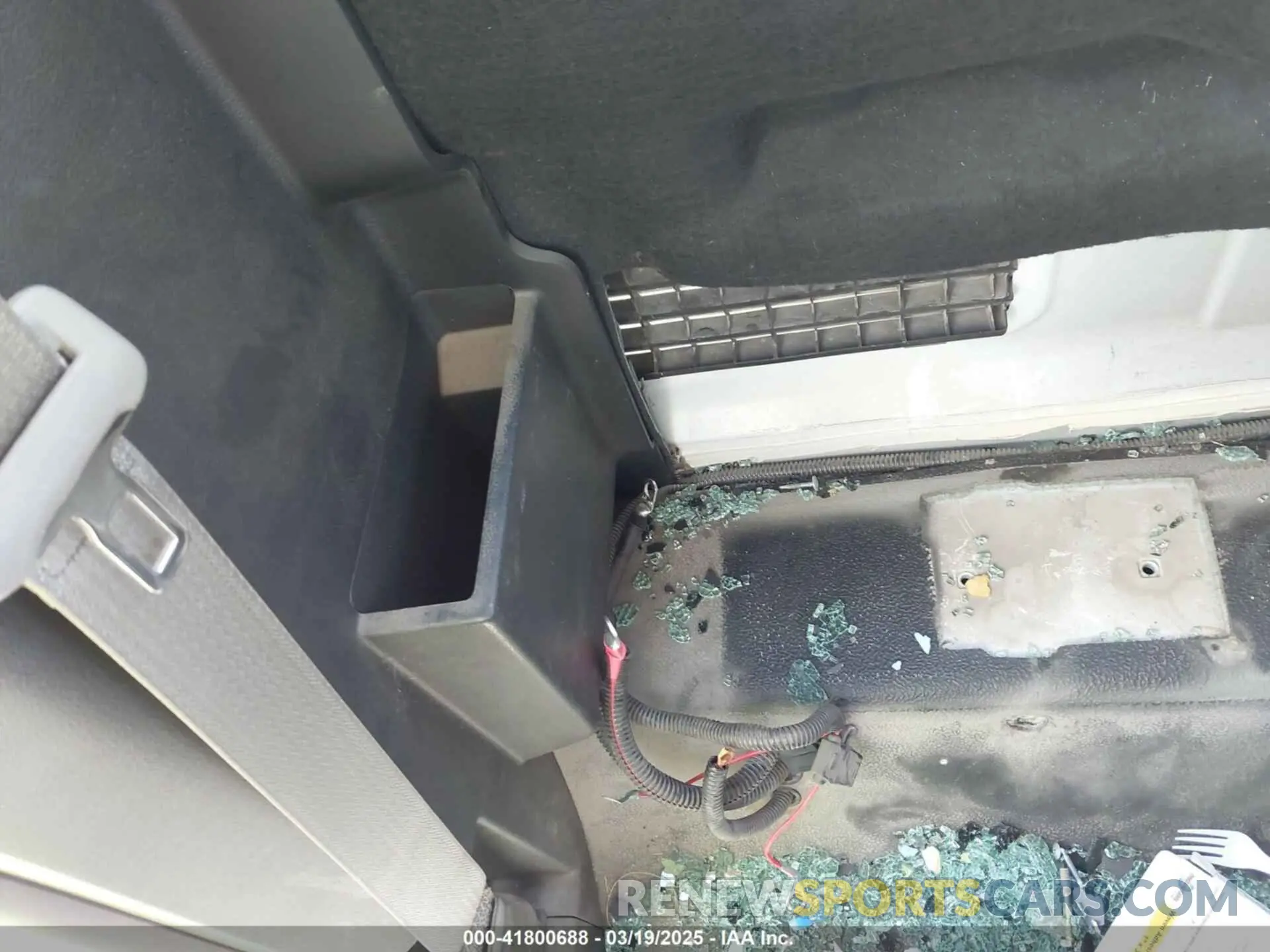 17 Photograph of a damaged car 1FDBF2B69KED38034 FORD F-250 2019