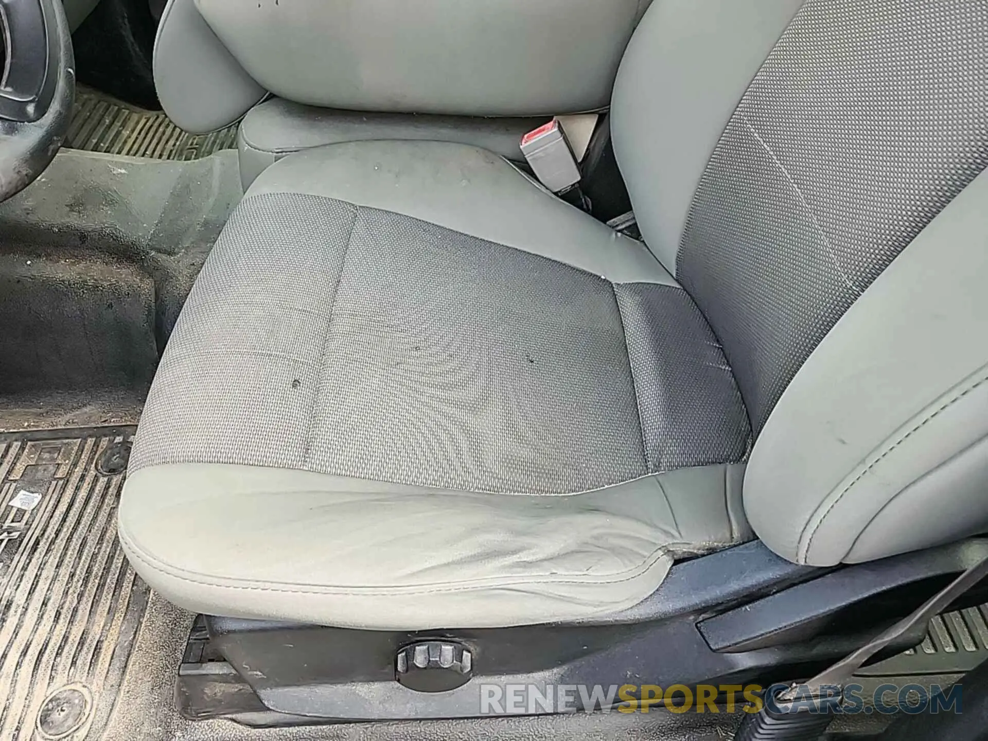 19 Photograph of a damaged car 1FT7W2A64KEC14927 FORD F-250 2019