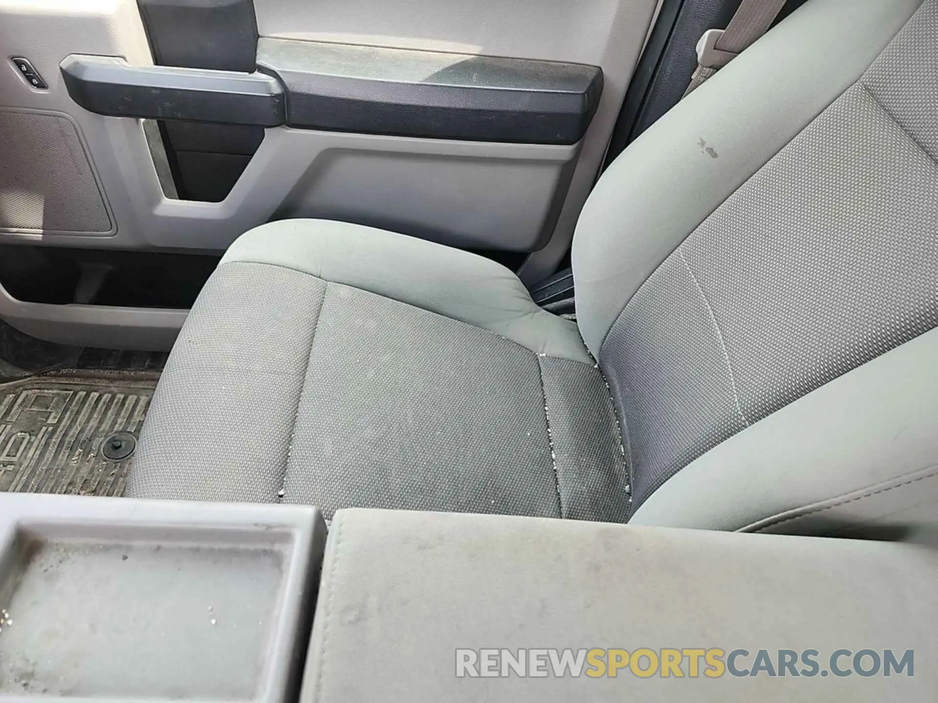21 Photograph of a damaged car 1FT7W2A64KEC14927 FORD F-250 2019