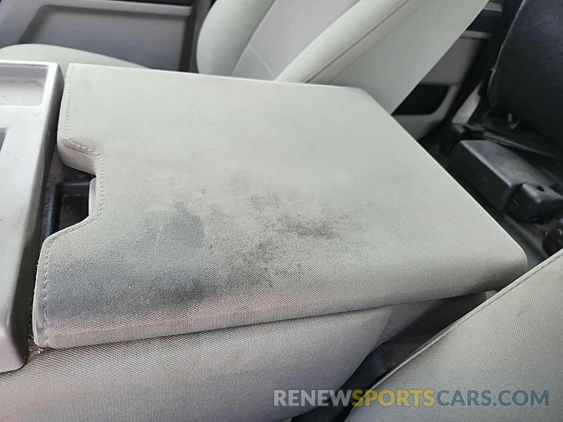 28 Photograph of a damaged car 1FT7W2A64KEC14927 FORD F-250 2019