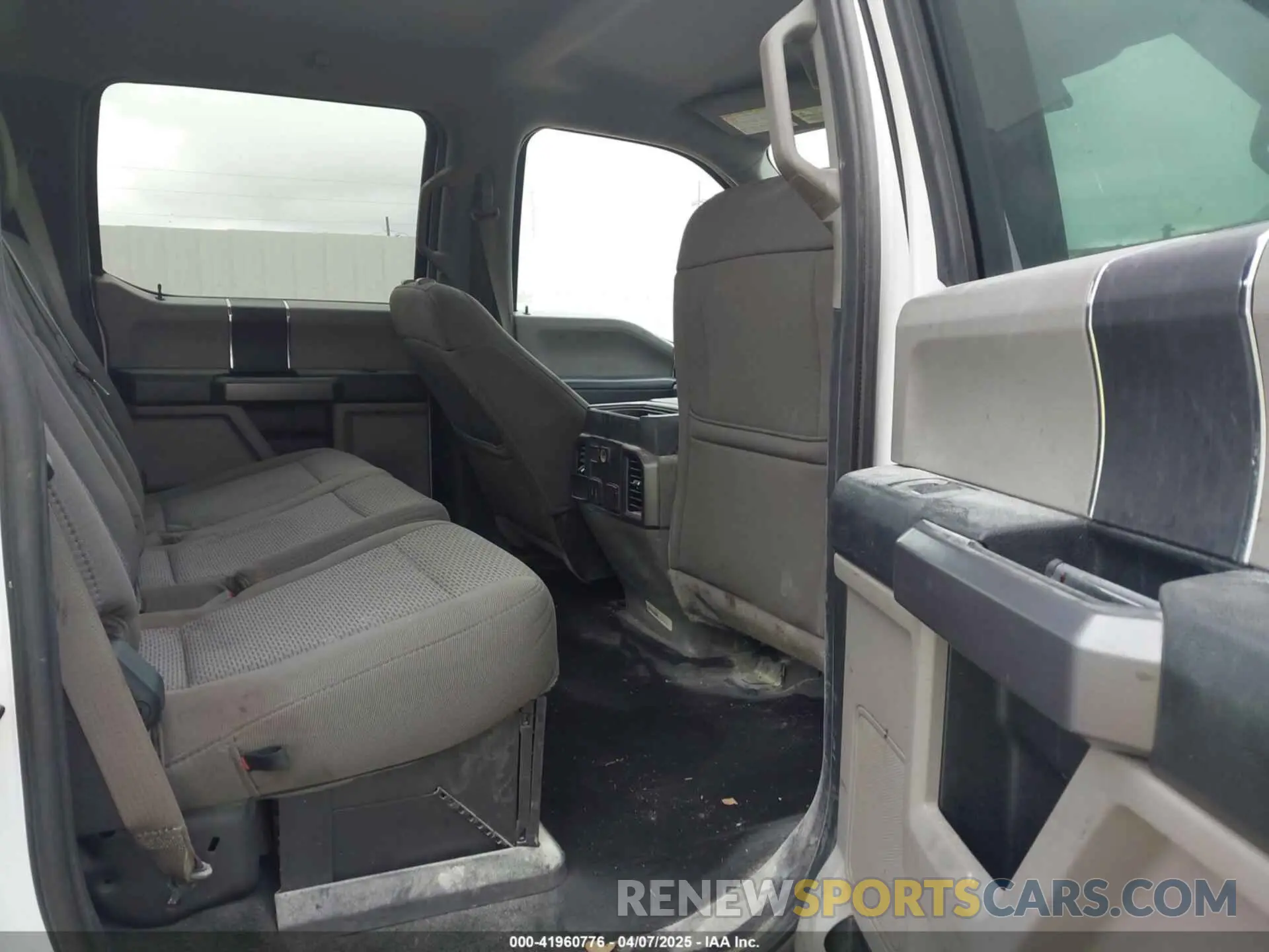 8 Photograph of a damaged car 1FT7W2A67KEC28577 FORD F-250 2019