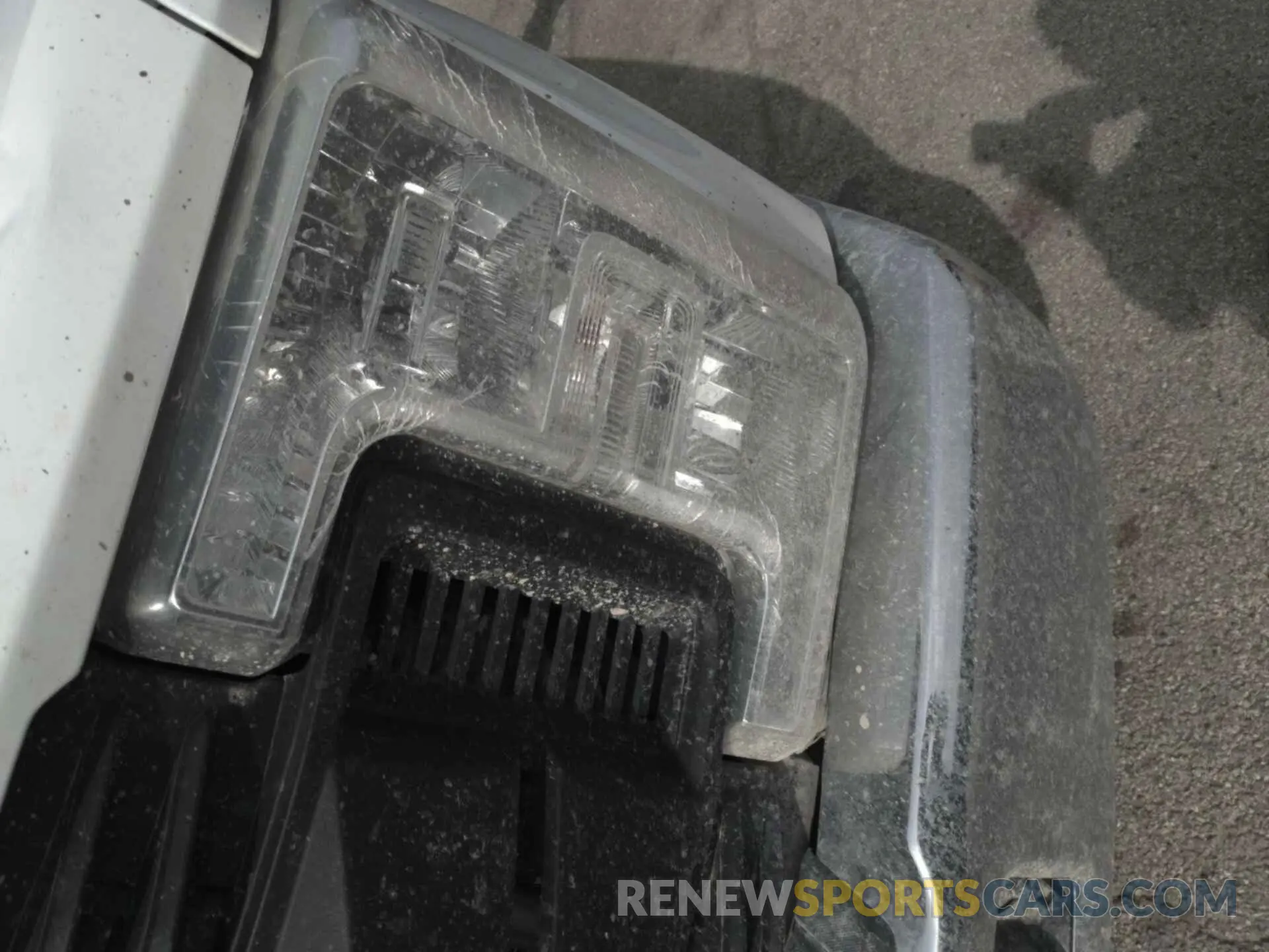 28 Photograph of a damaged car 1FT7W2A6XKEE58730 FORD F-250 2019