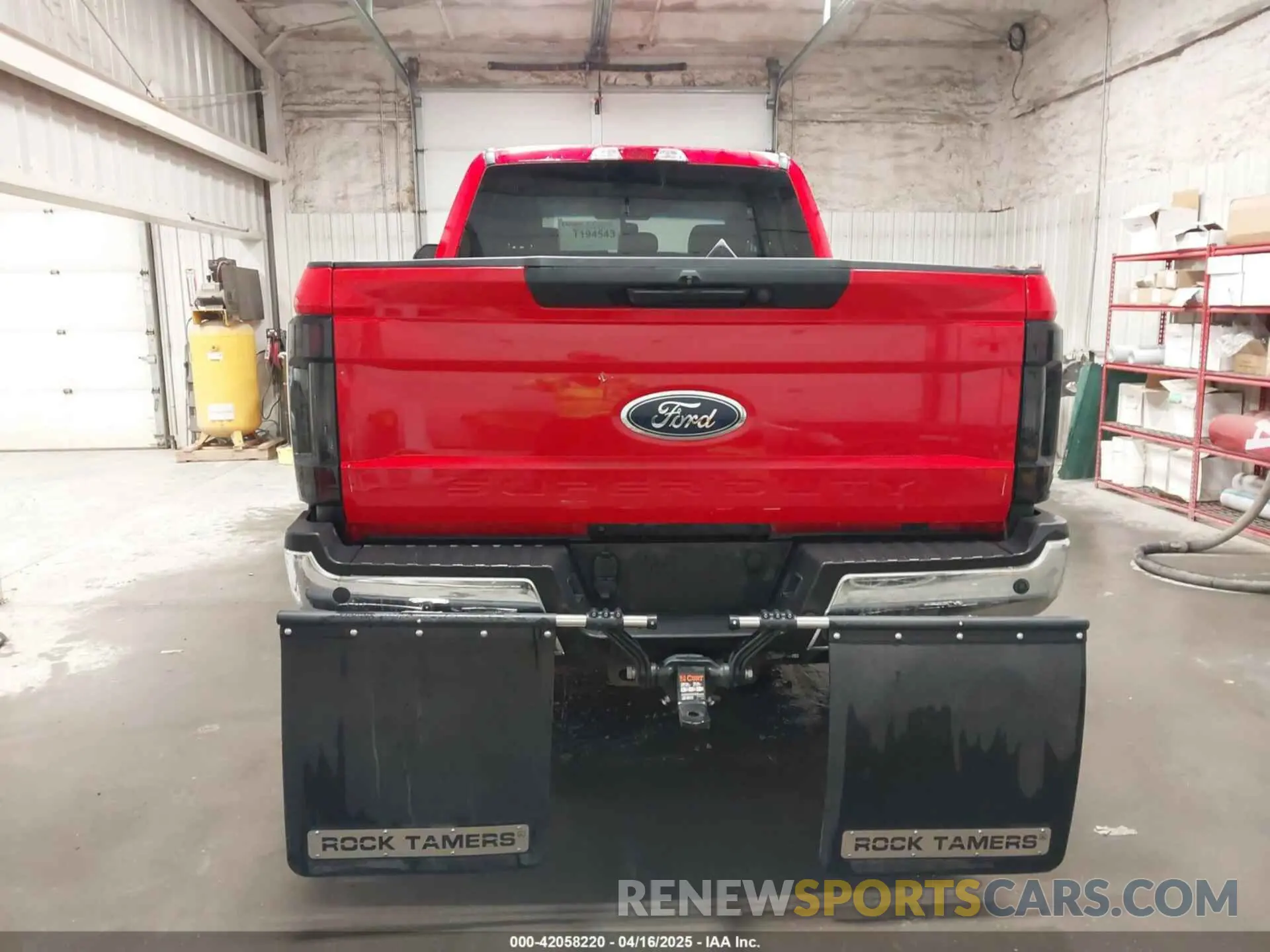 16 Photograph of a damaged car 1FT7W2B60KEC00831 FORD F-250 2019