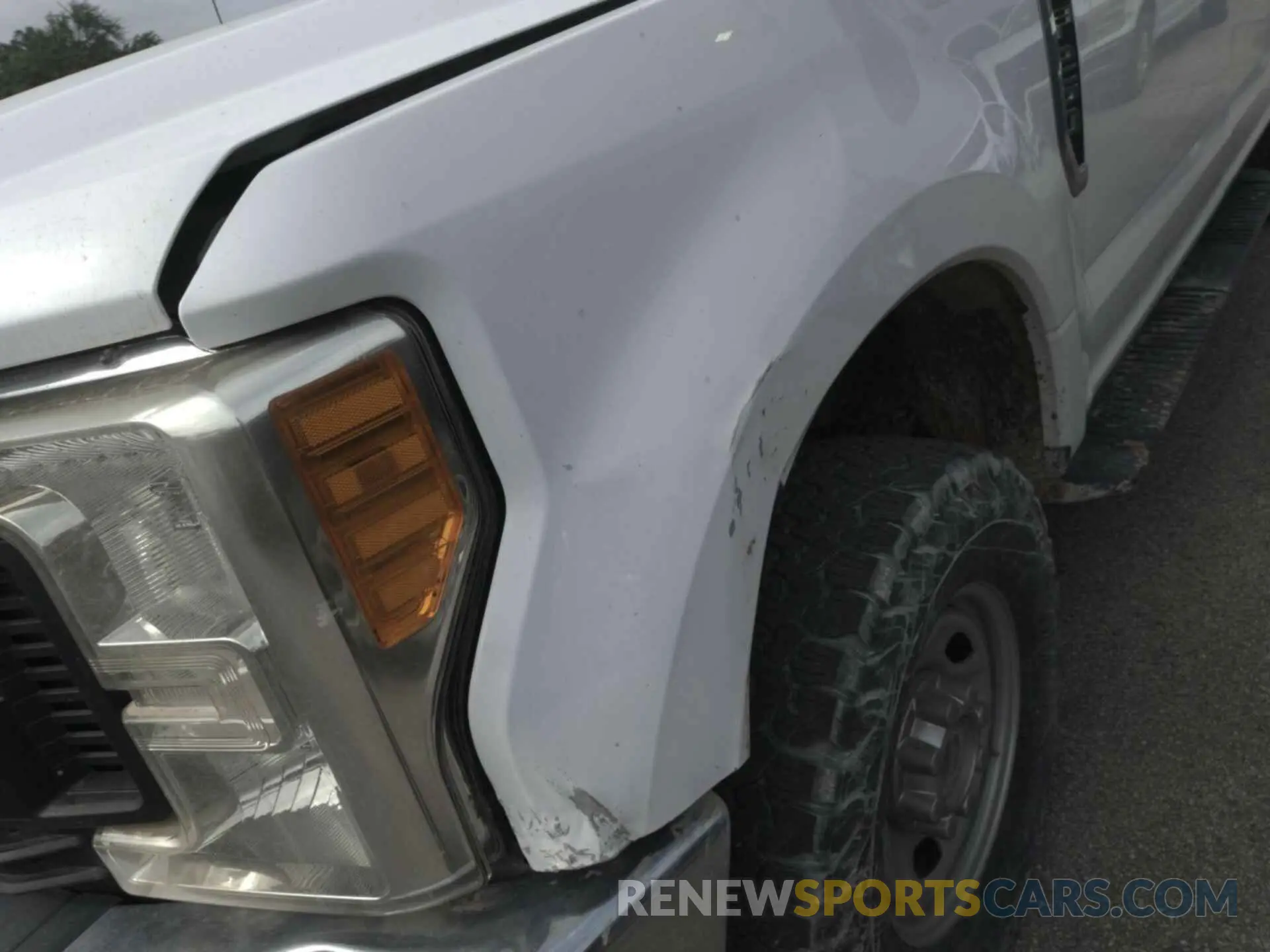 22 Photograph of a damaged car 1FT7W2B60KED86533 FORD F-250 2019