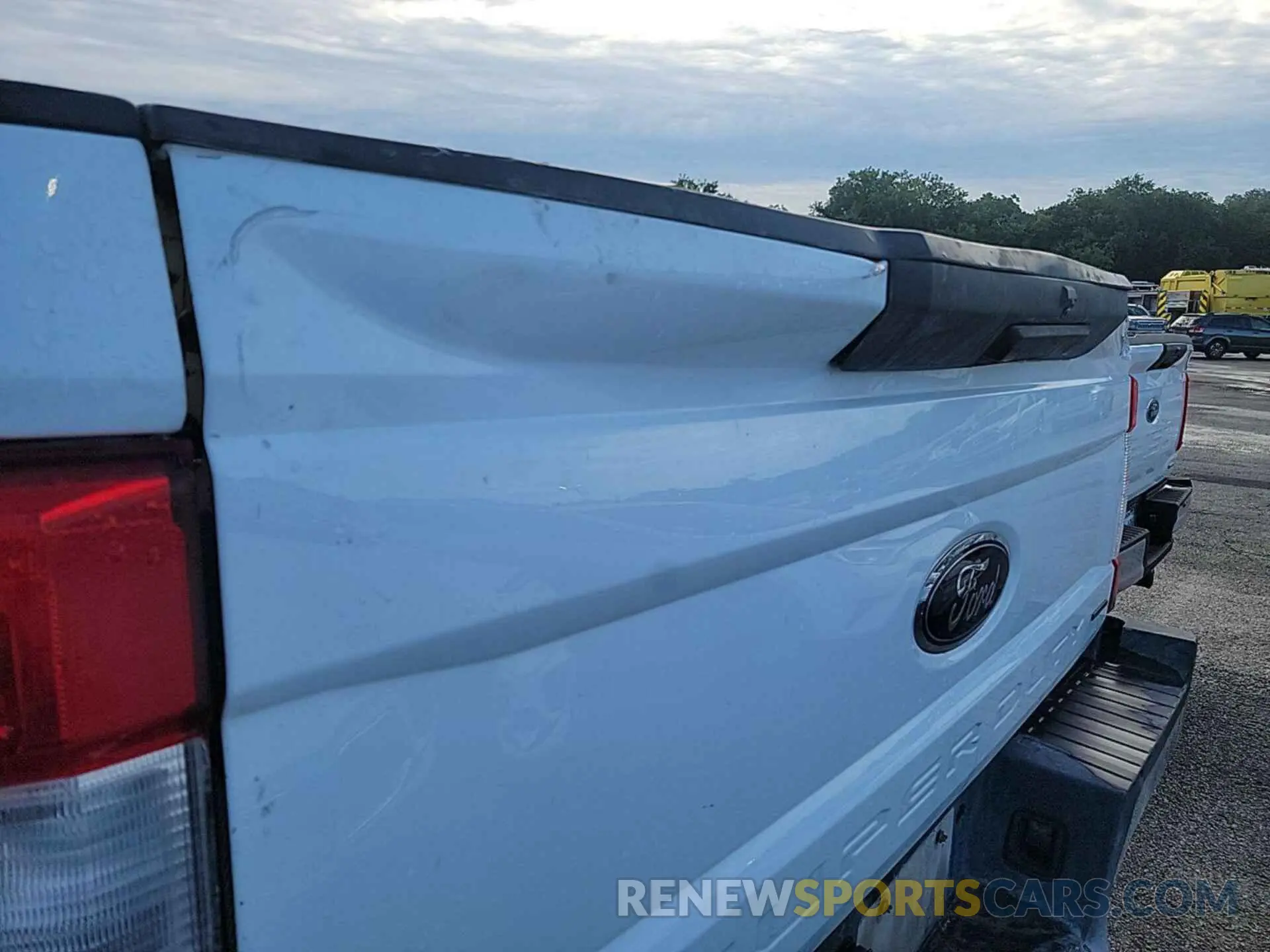 37 Photograph of a damaged car 1FT7W2B60KED86550 FORD F-250 2019
