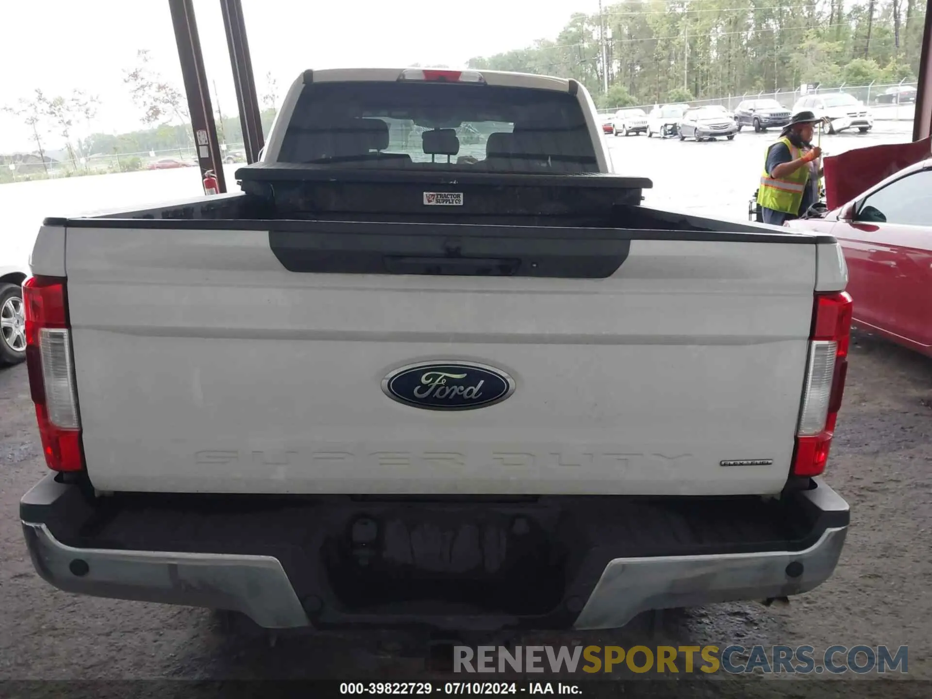17 Photograph of a damaged car 1FT7W2B60KEF58902 FORD F-250 2019