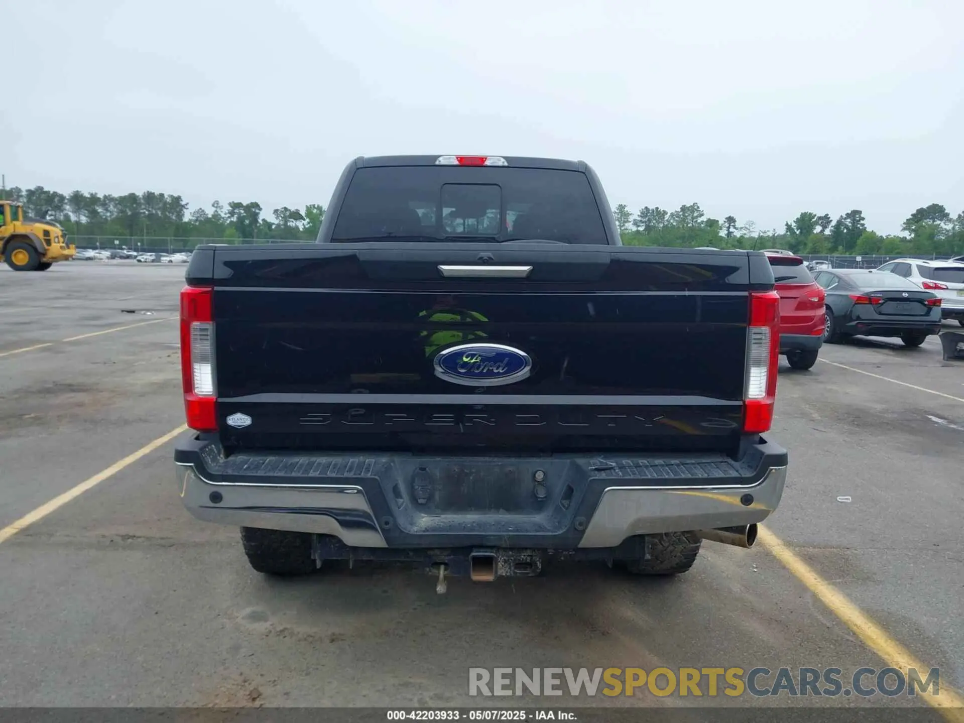 17 Photograph of a damaged car 1FT7W2B60KEG82555 FORD F-250 2019