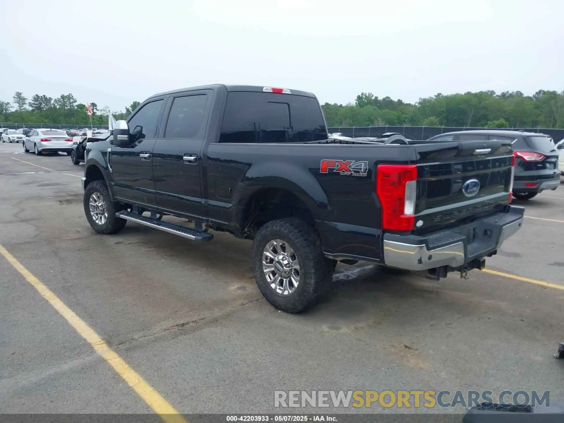 3 Photograph of a damaged car 1FT7W2B60KEG82555 FORD F-250 2019