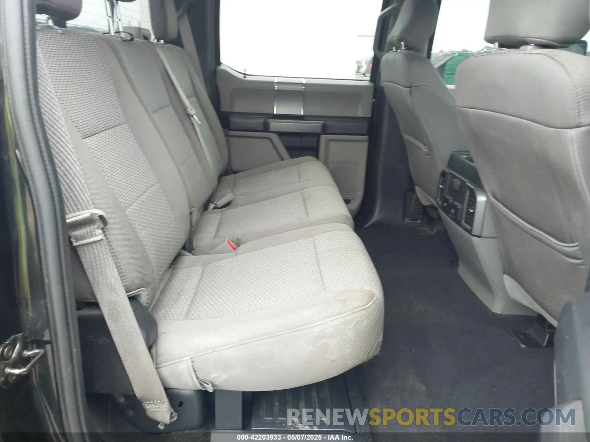8 Photograph of a damaged car 1FT7W2B60KEG82555 FORD F-250 2019