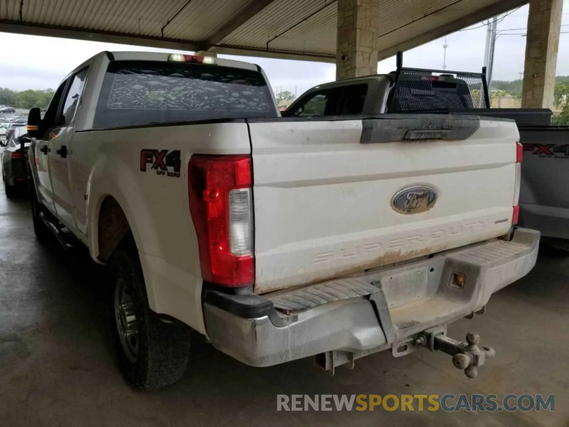 31 Photograph of a damaged car 1FT7W2B61KED86539 FORD F-250 2019