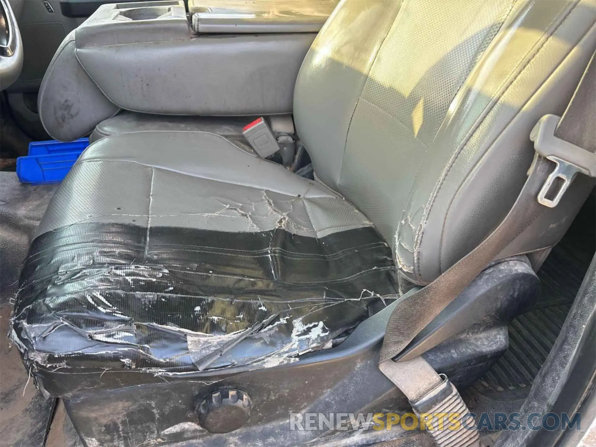 32 Photograph of a damaged car 1FT7W2B62KED86551 FORD F-250 2019