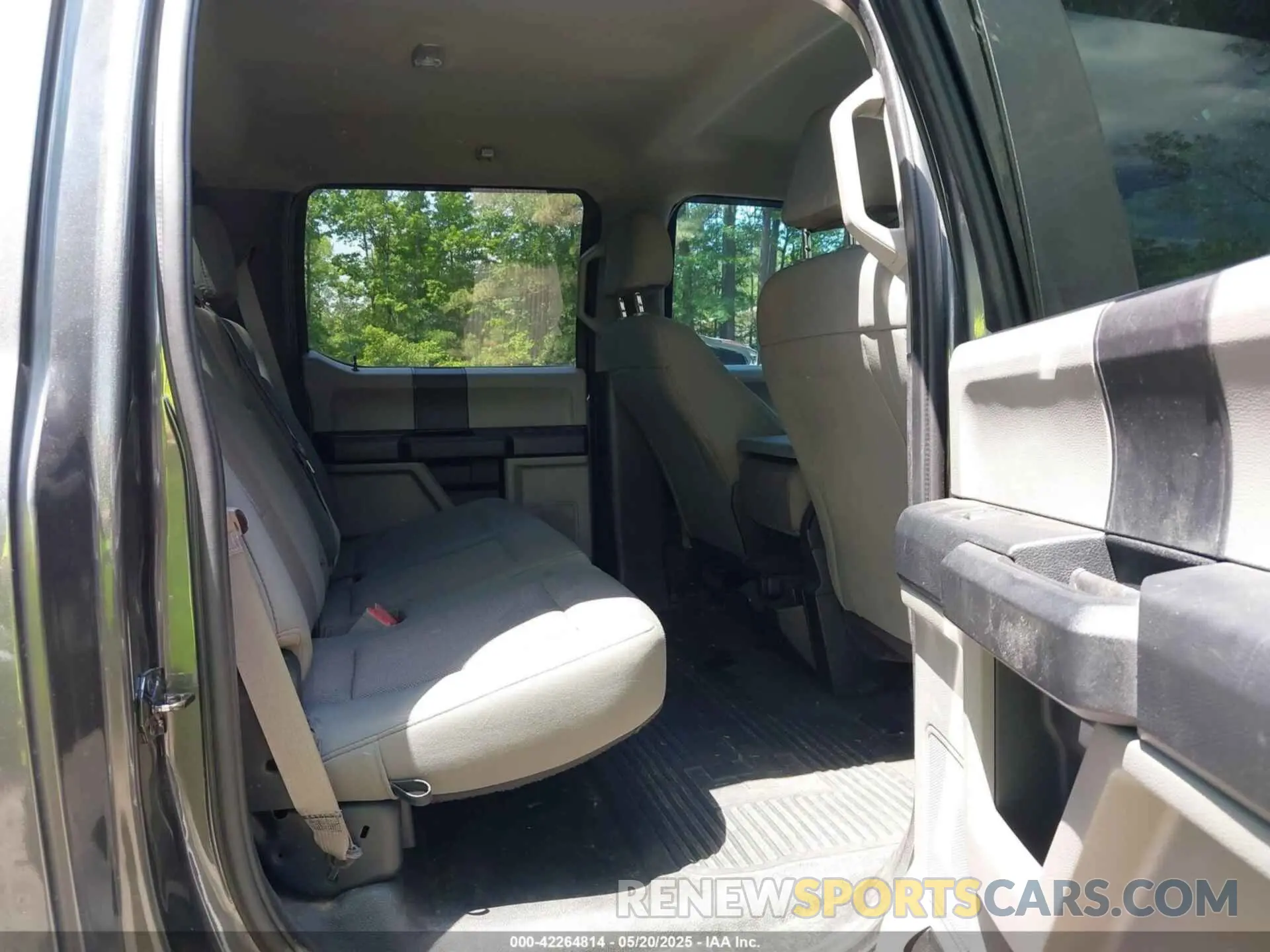 8 Photograph of a damaged car 1FT7W2B62KEF63891 FORD F-250 2019